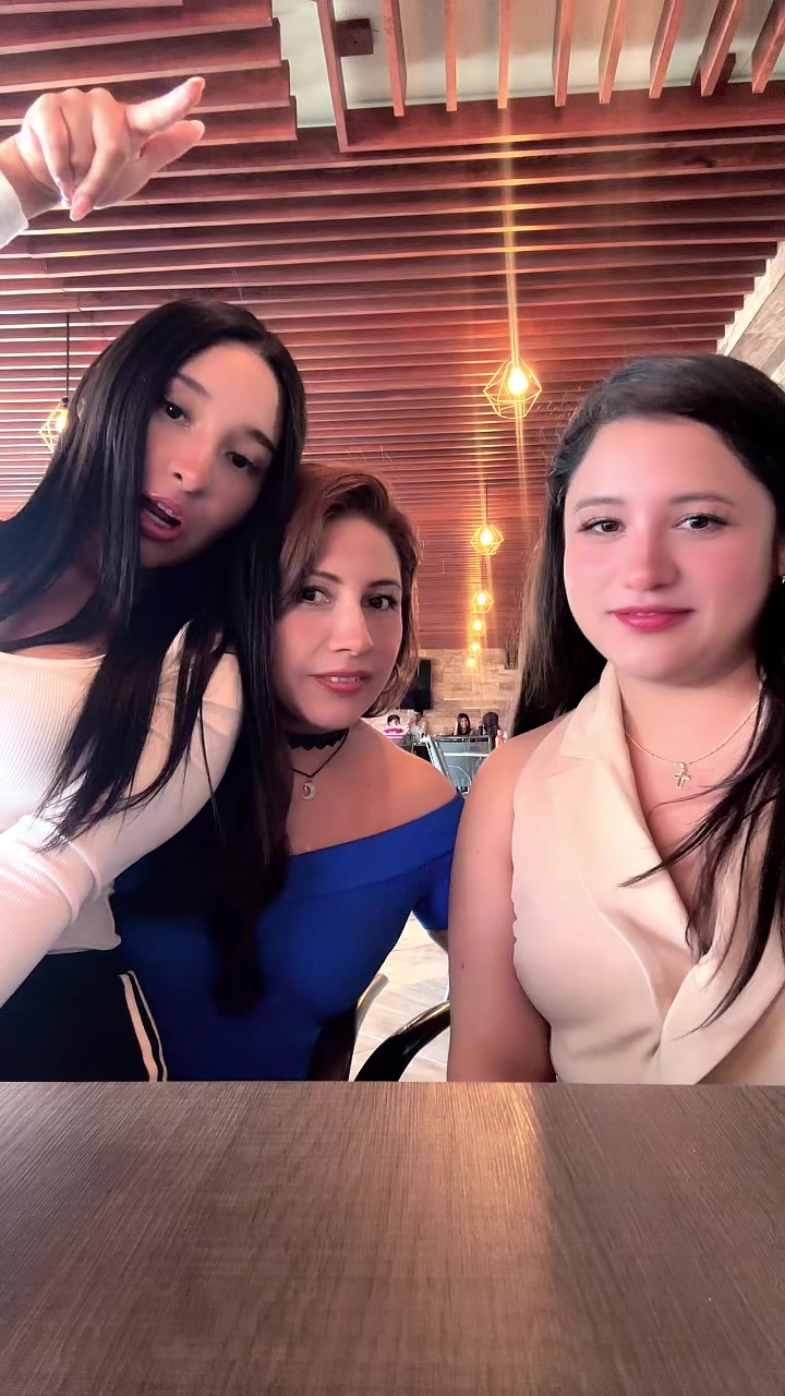 @Itzel_ledomx