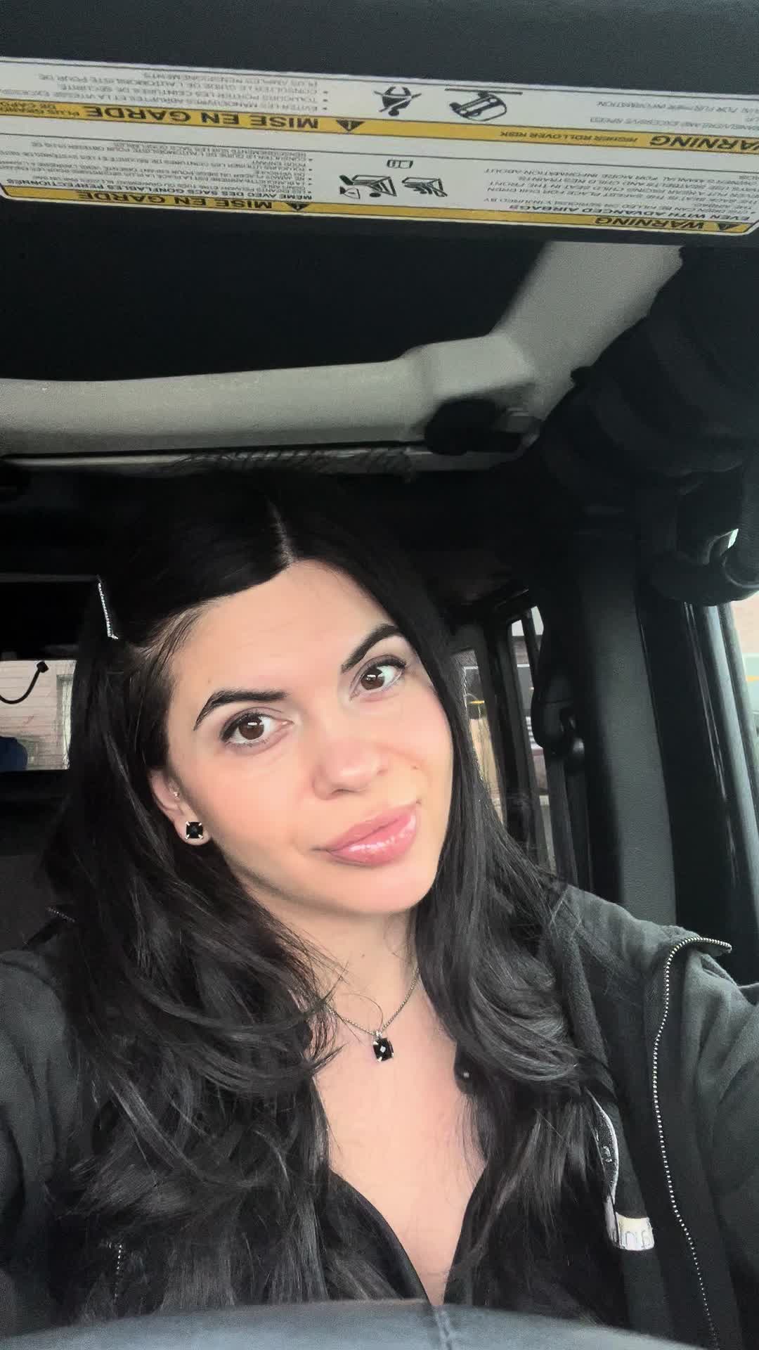@Thegirlwiththesevenjobs IG