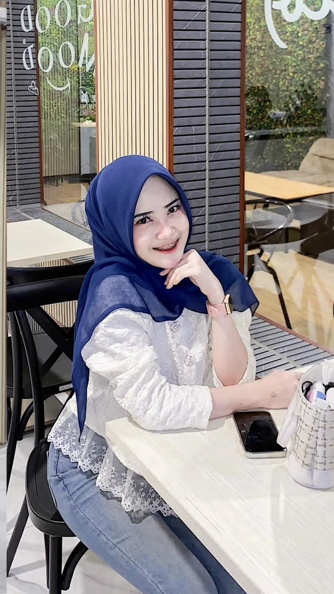 @anniputri5