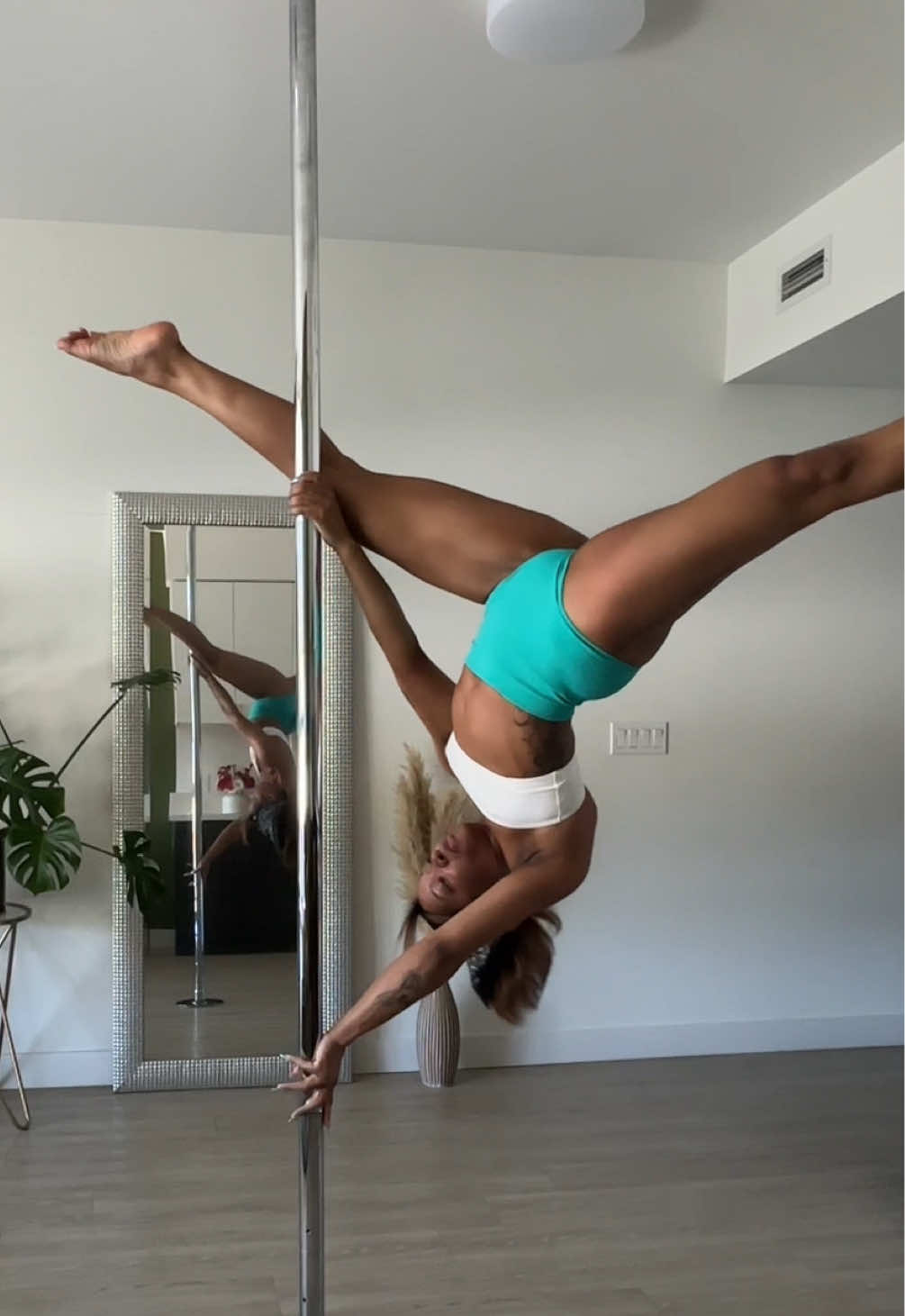 @khalah | IG: @kmo.tionn