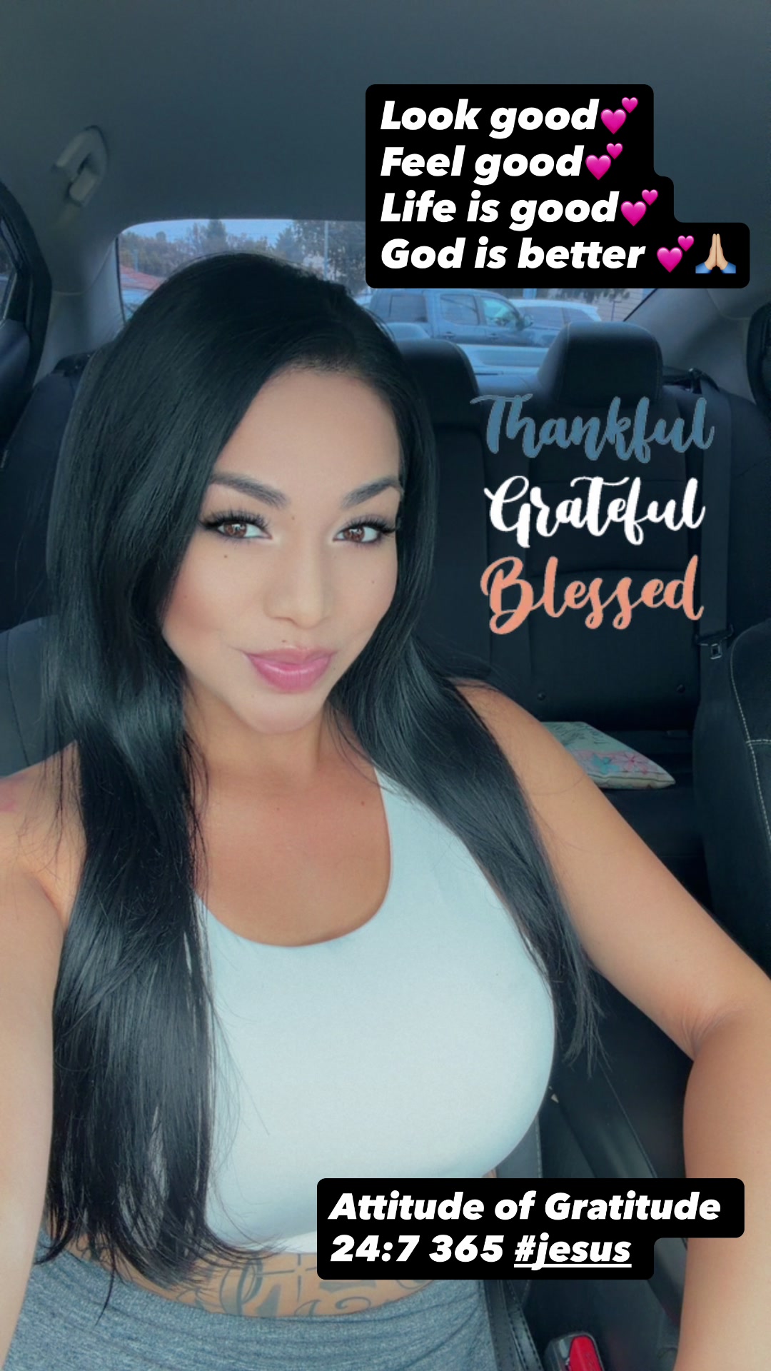 @Bella_B_
