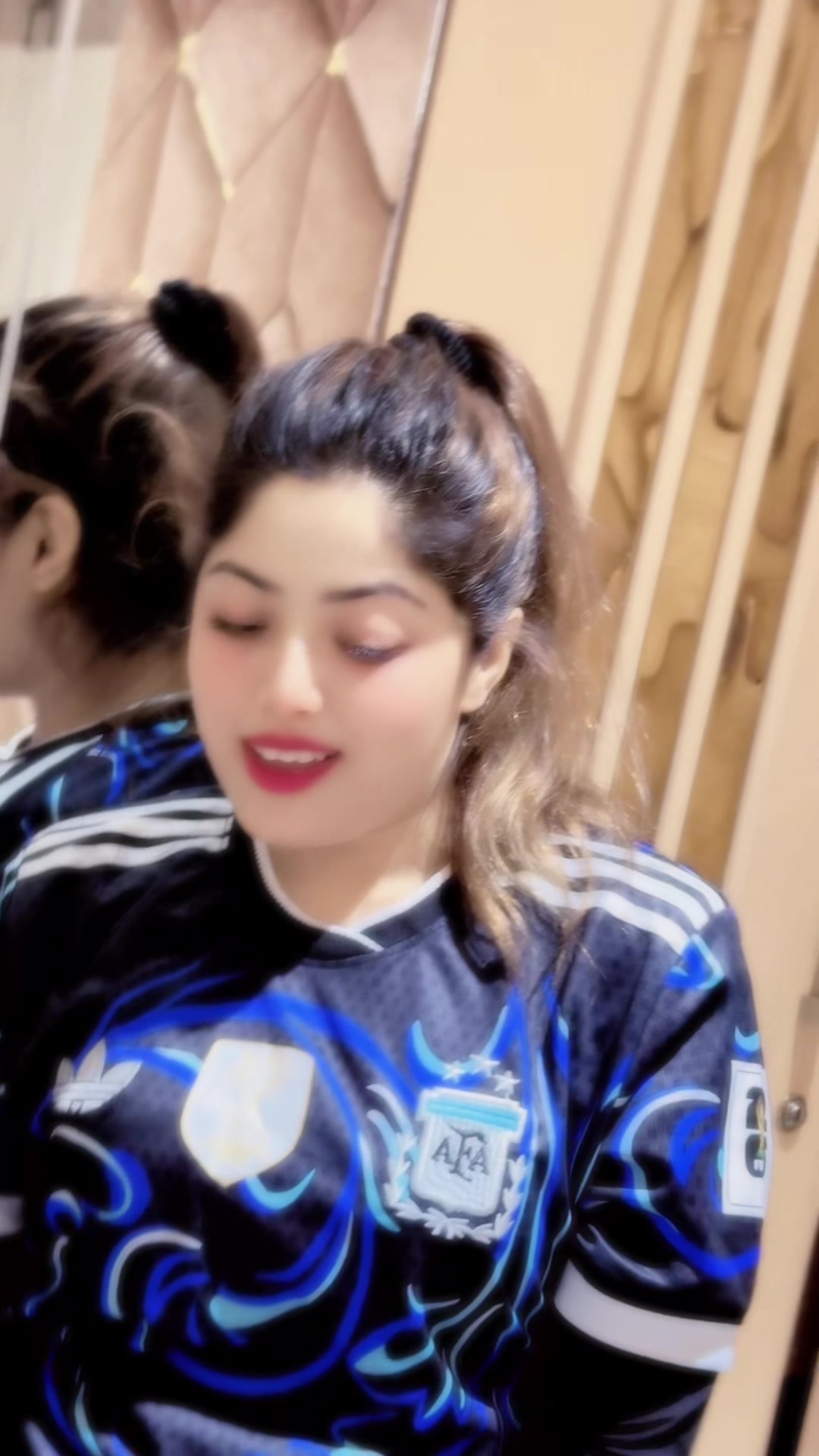 @𝐄𝐯𝐚 𝐂𝐡𝐨𝐰𝐝𝐡𝐮𝐫𝐲