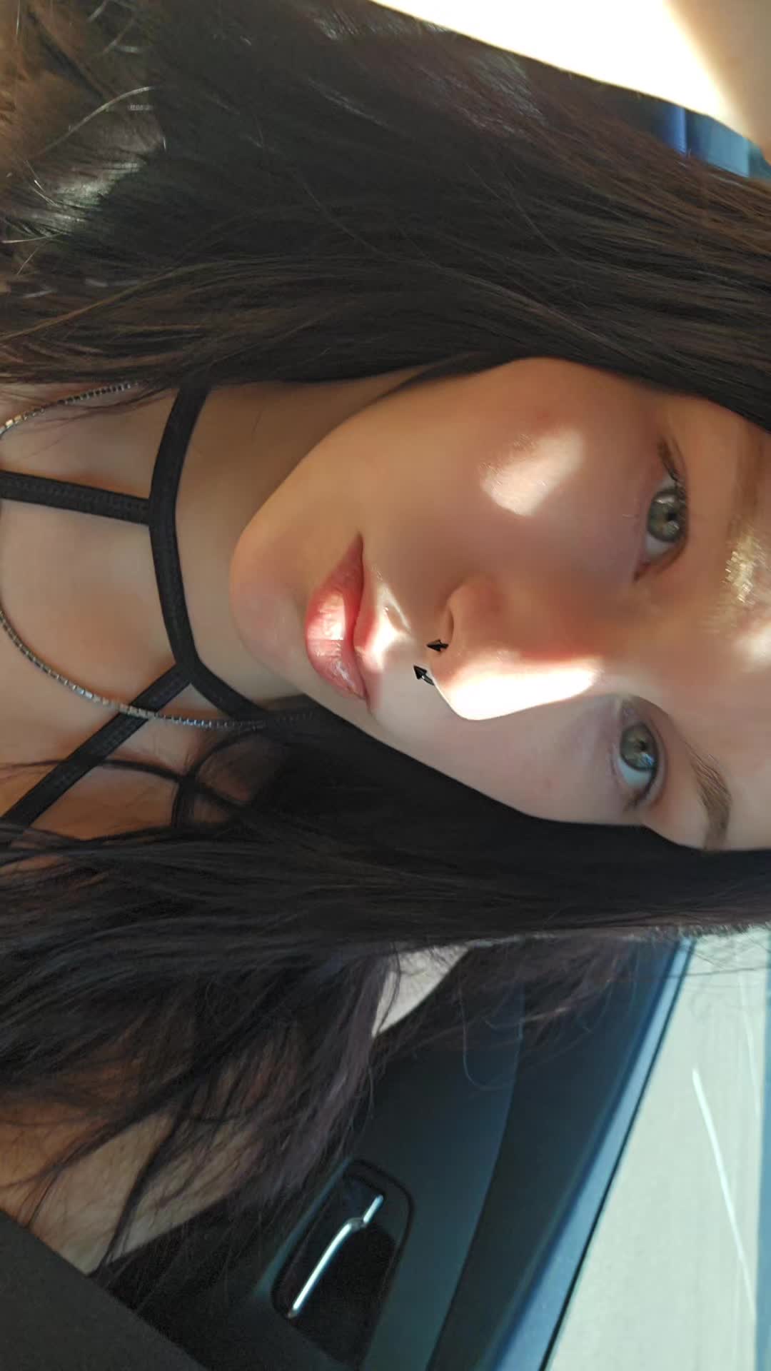 @bri<3