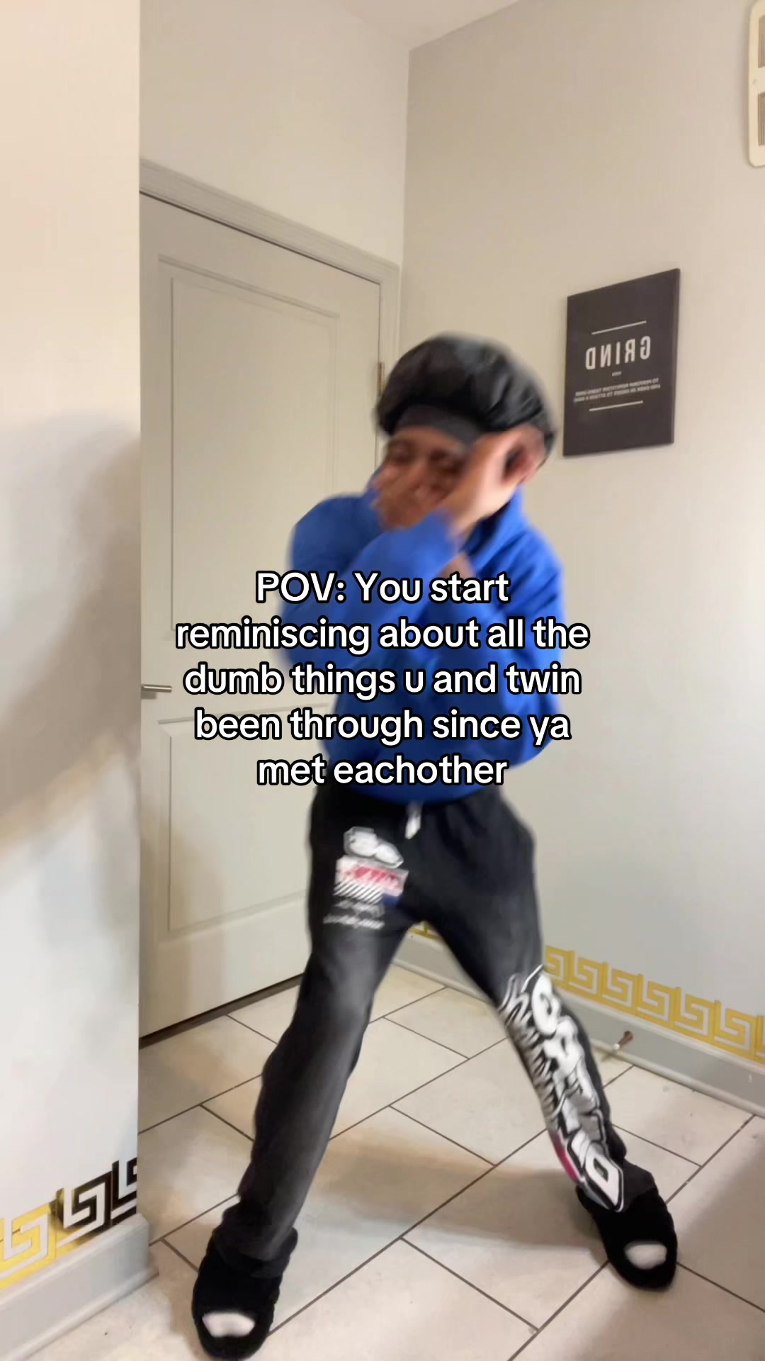 @⃟