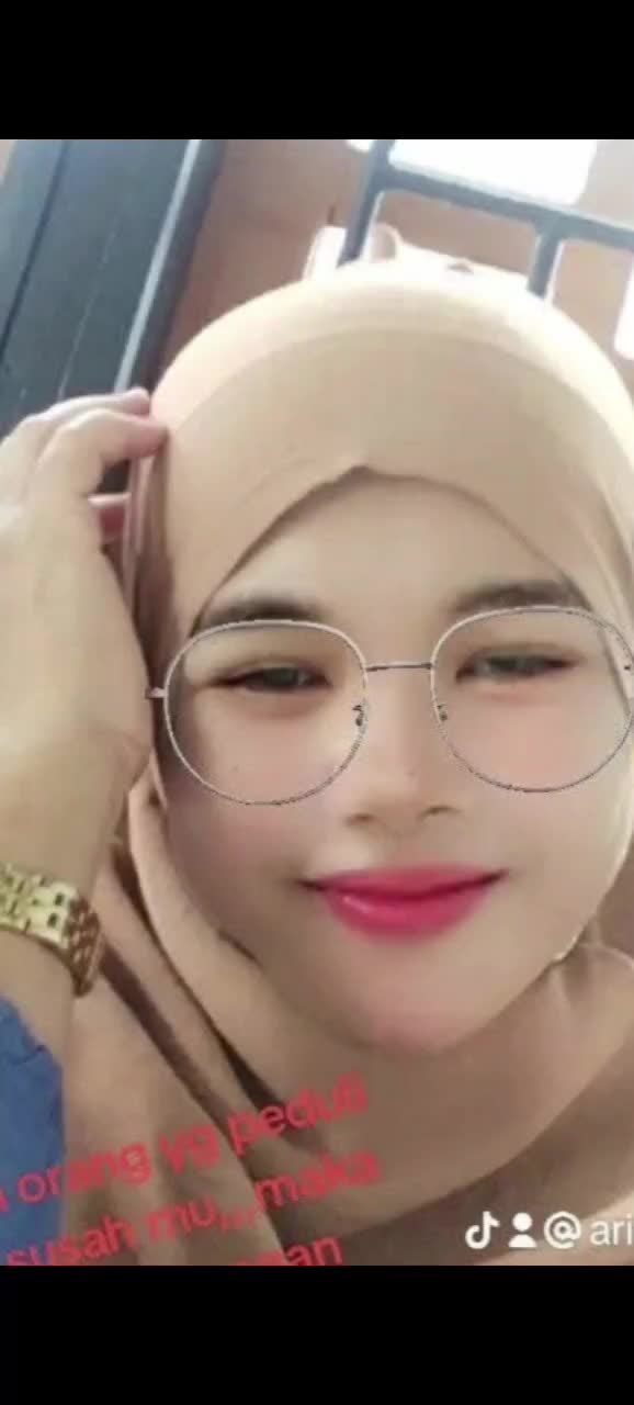 @arinaputri8146