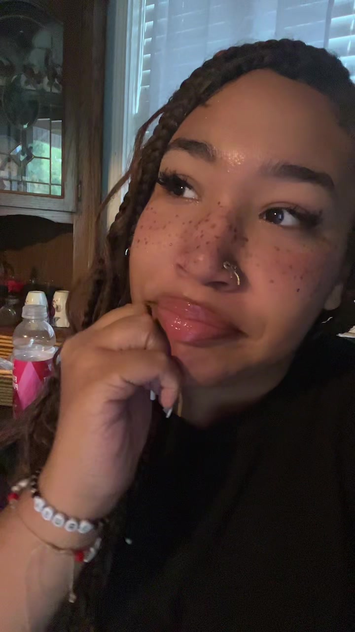 @shanndagoat_