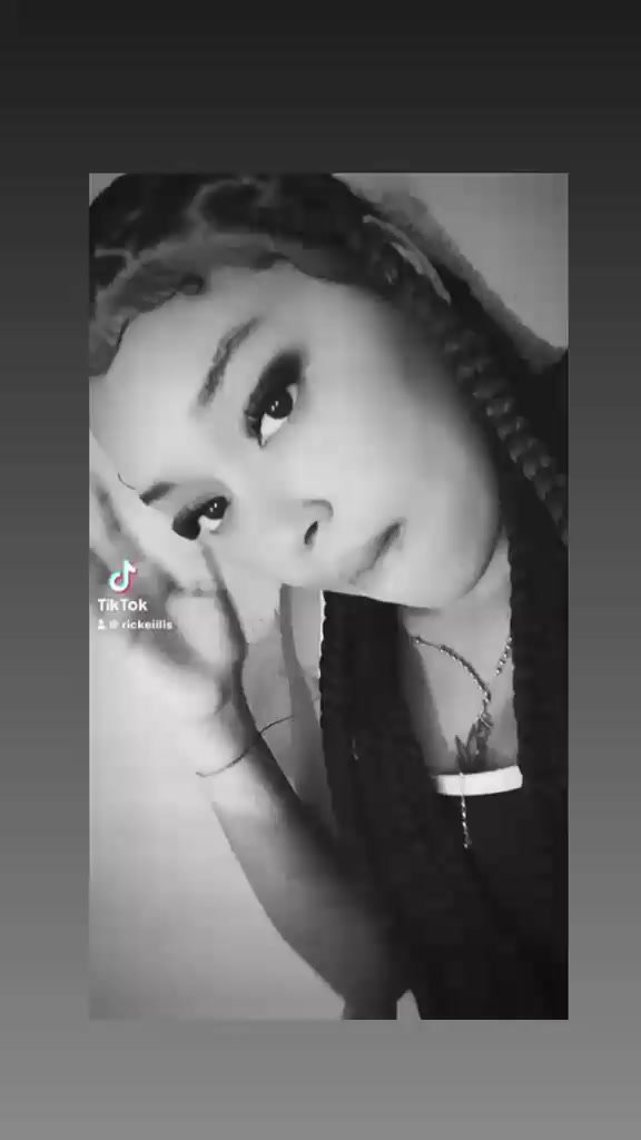 @Valentina G.Z🥰