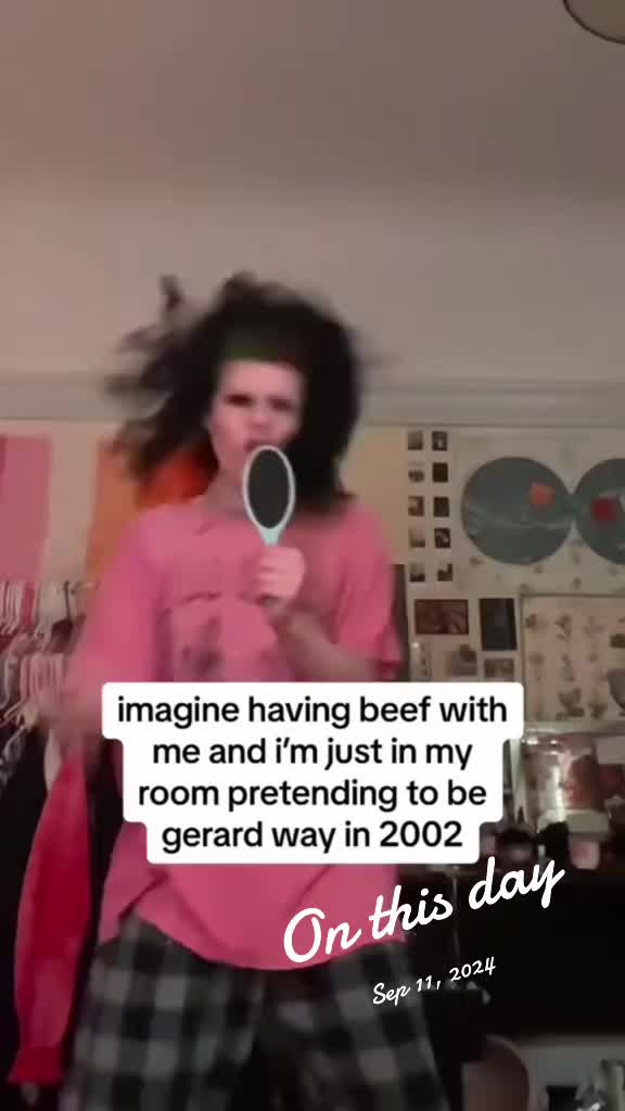 @bee🦇🕷️