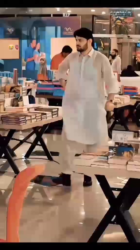 @a.k.m😭