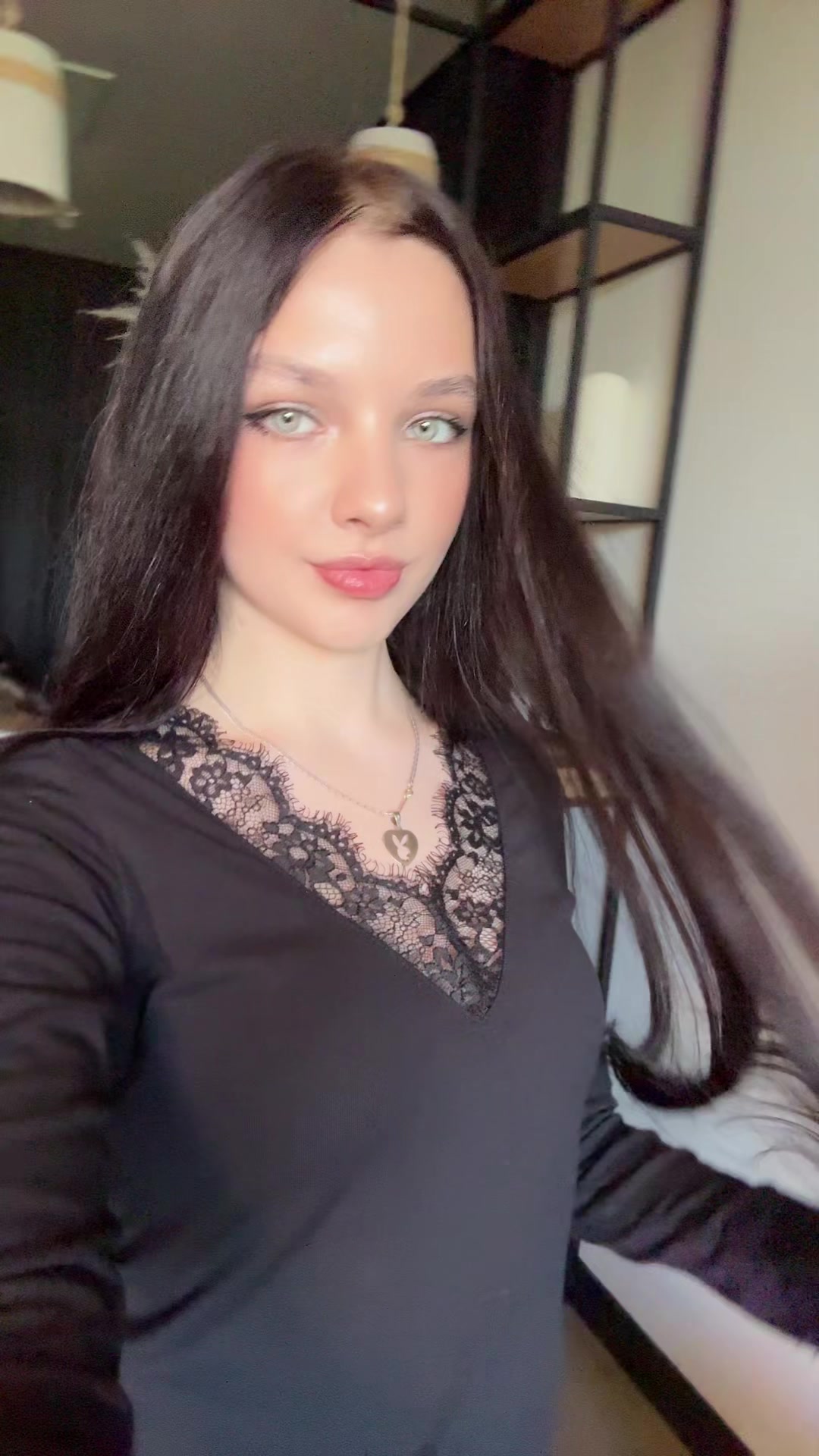 @DIVAMILLI🧿