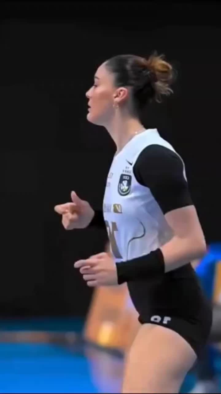 @Volleyball Girl