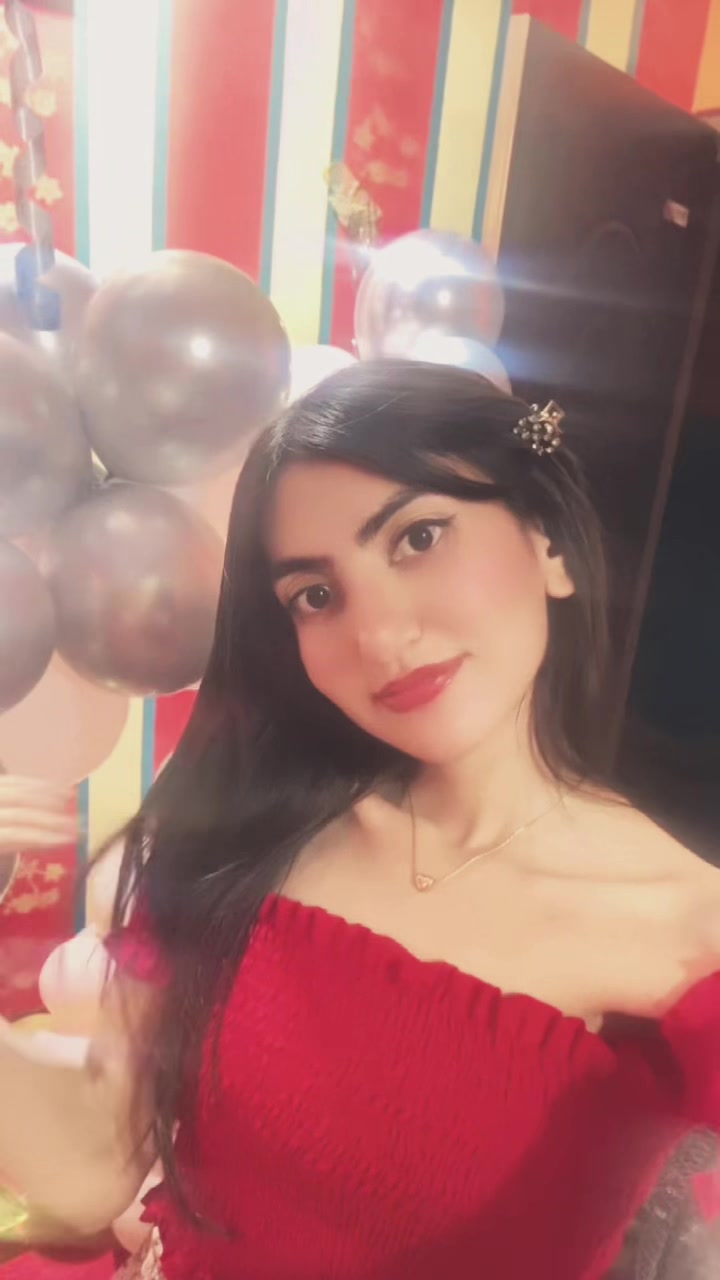 @Eyesha 🧚🏻♀️