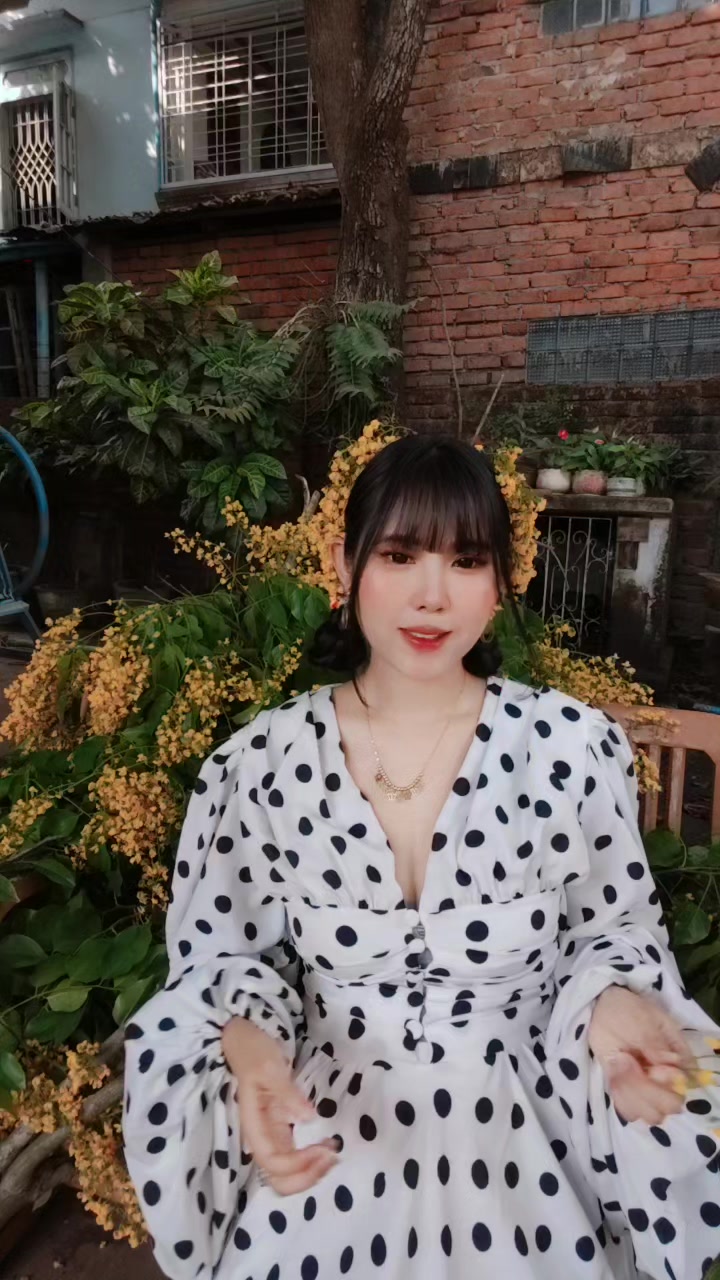 @Hnin Htet Aung