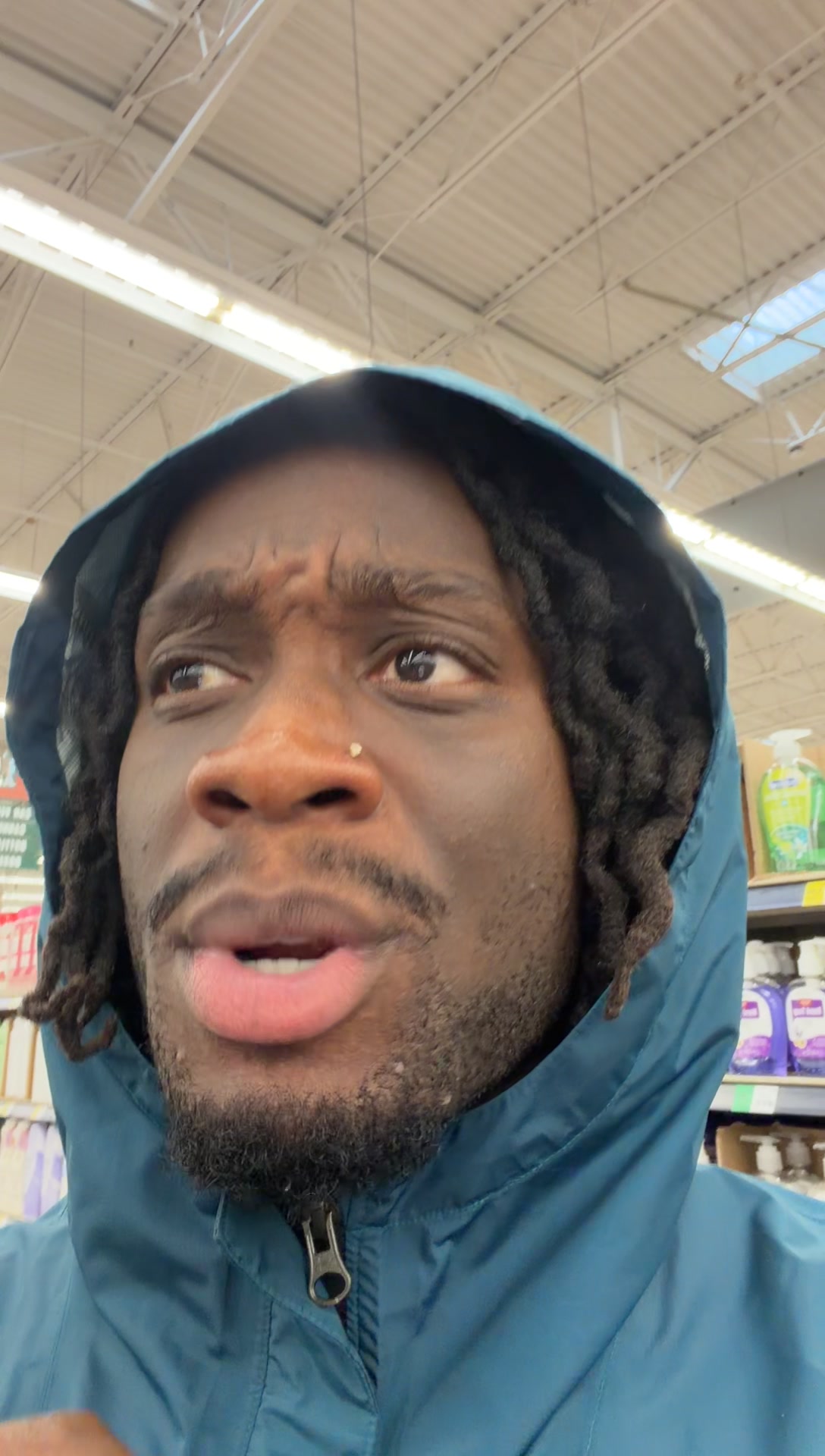 @uɐǝſ ˙ʇS ʎǝssǝſ