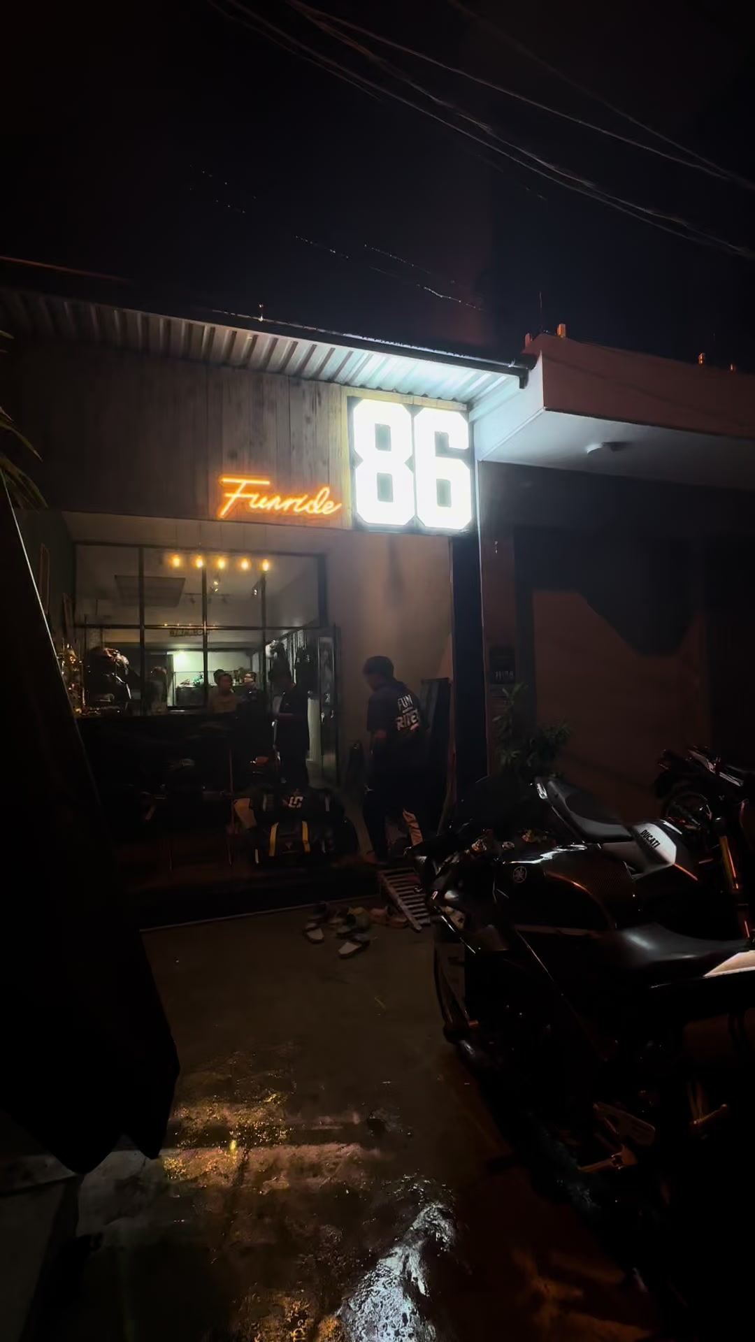 @Ho&agrave;ng Lười Biếng