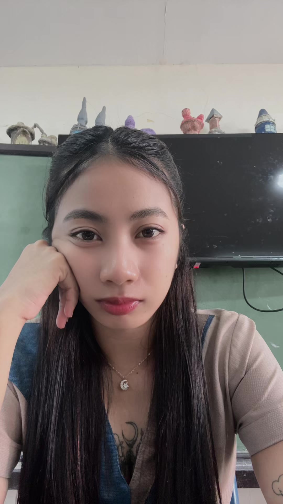 @Ms. clv.a 👩&zwj;🏫