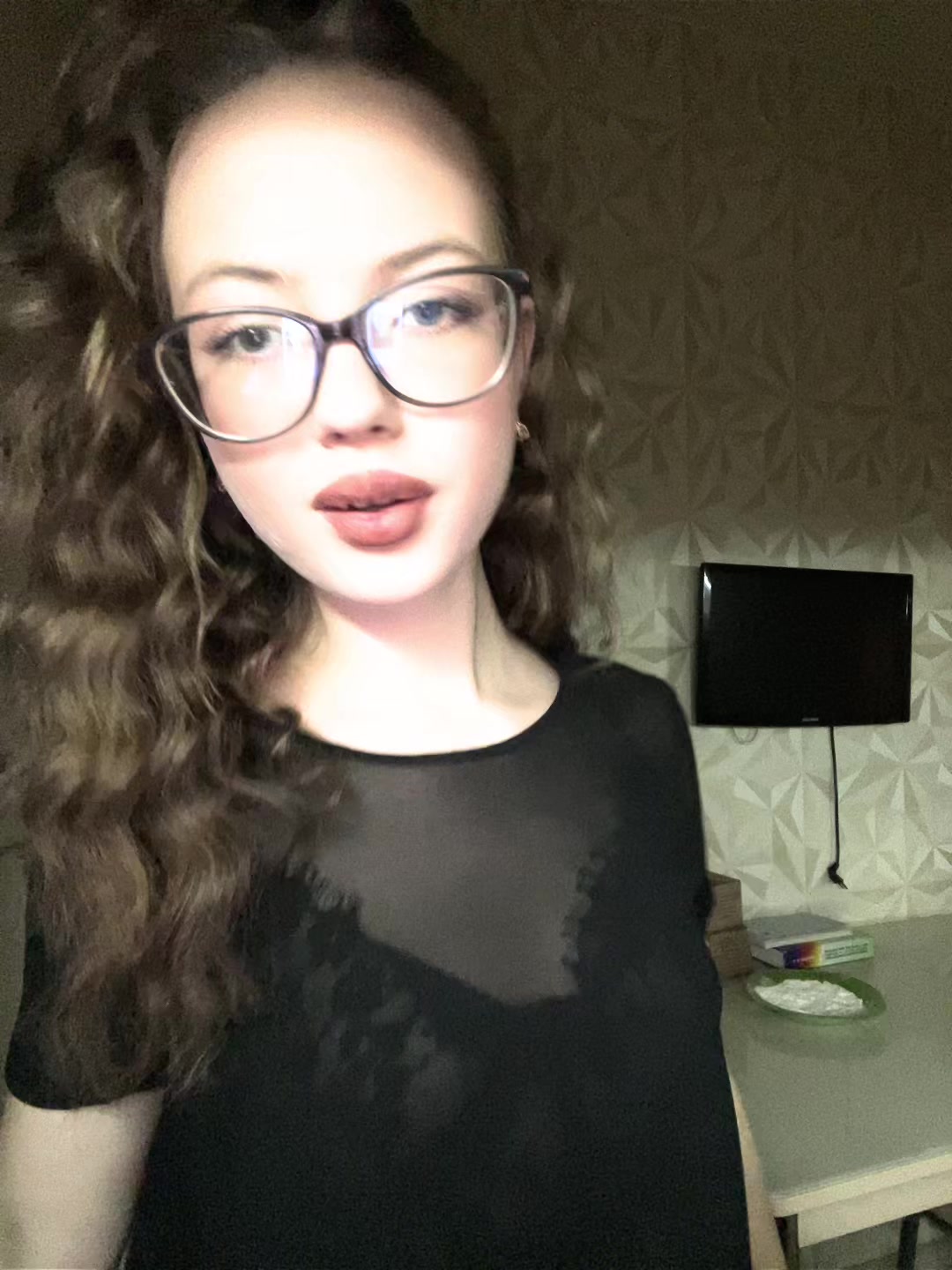 @Анютик