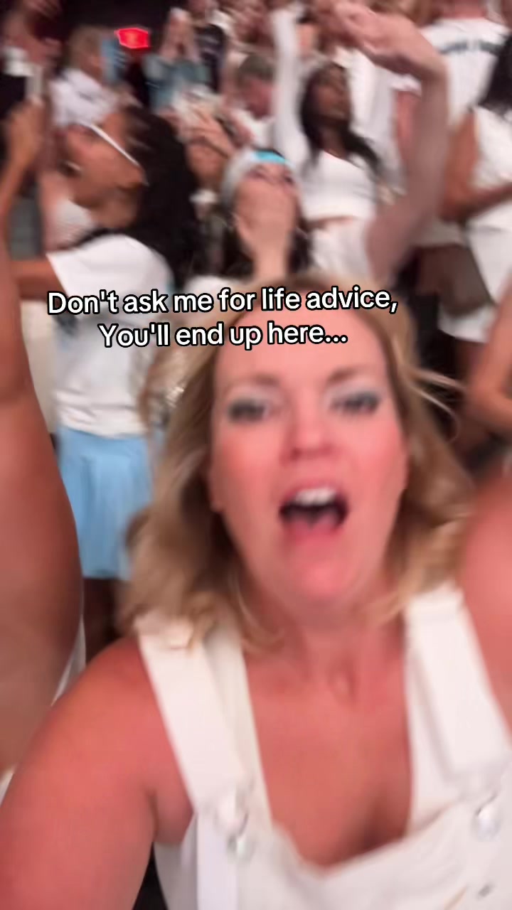 @Lindsn28