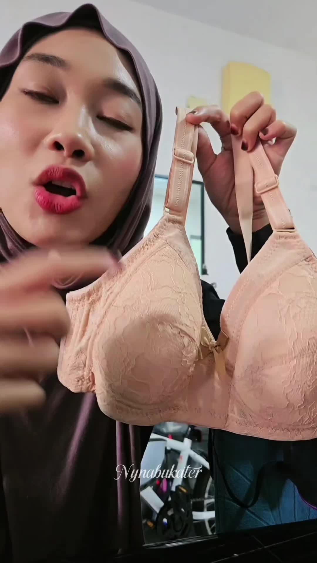 @Nynabukater