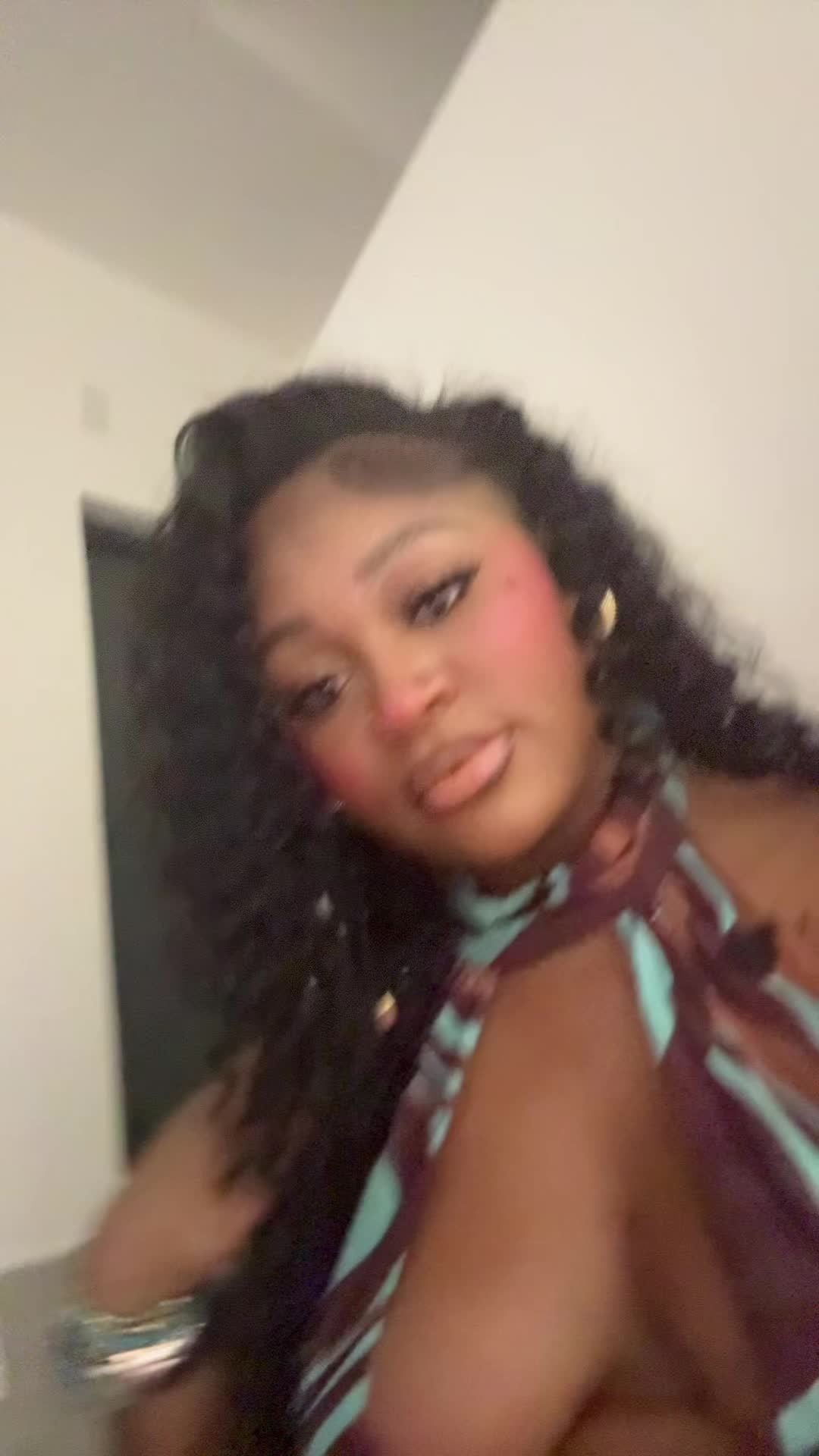 @Ari ๐๐ฉท๐