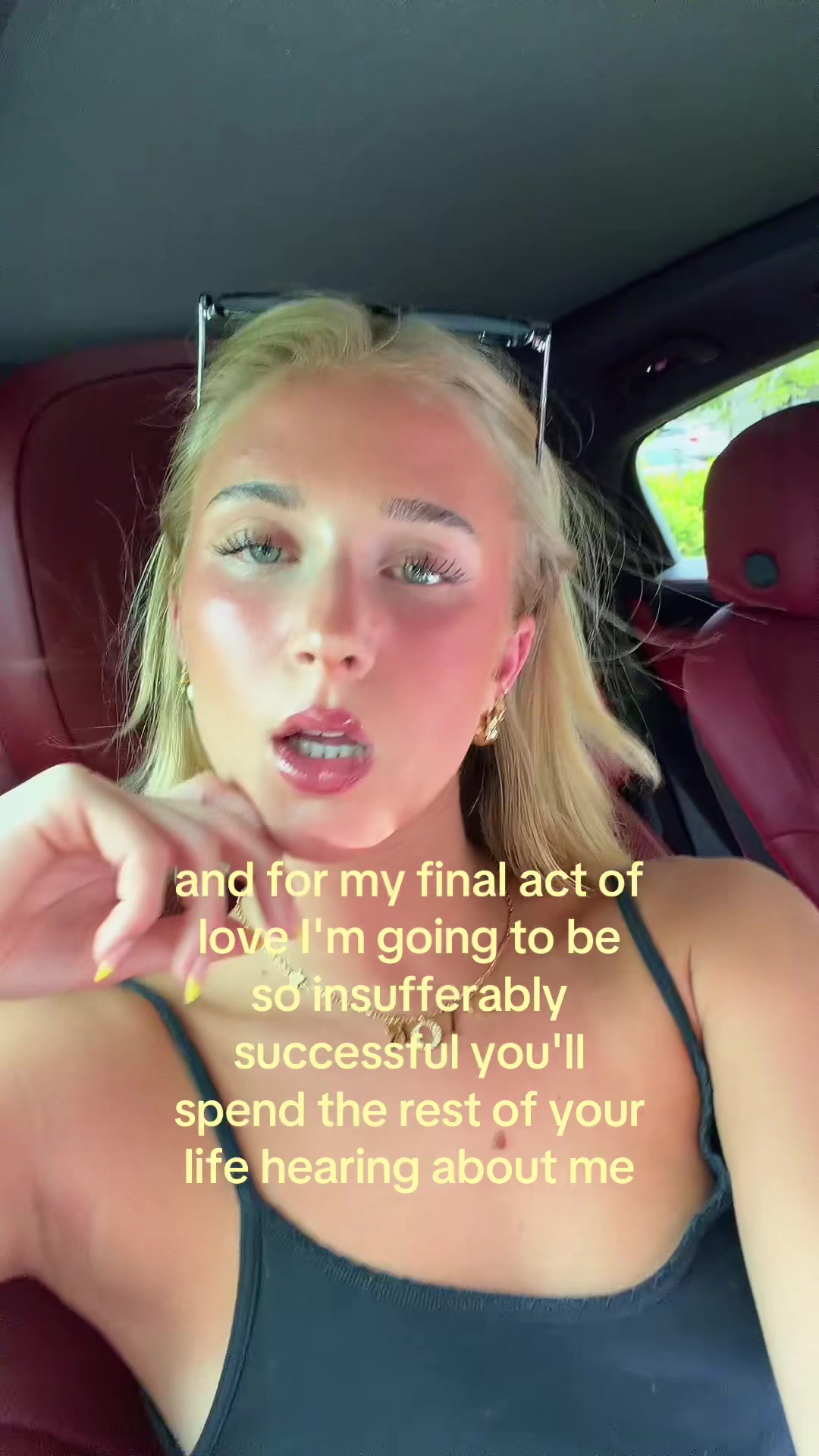 @theelliebarker