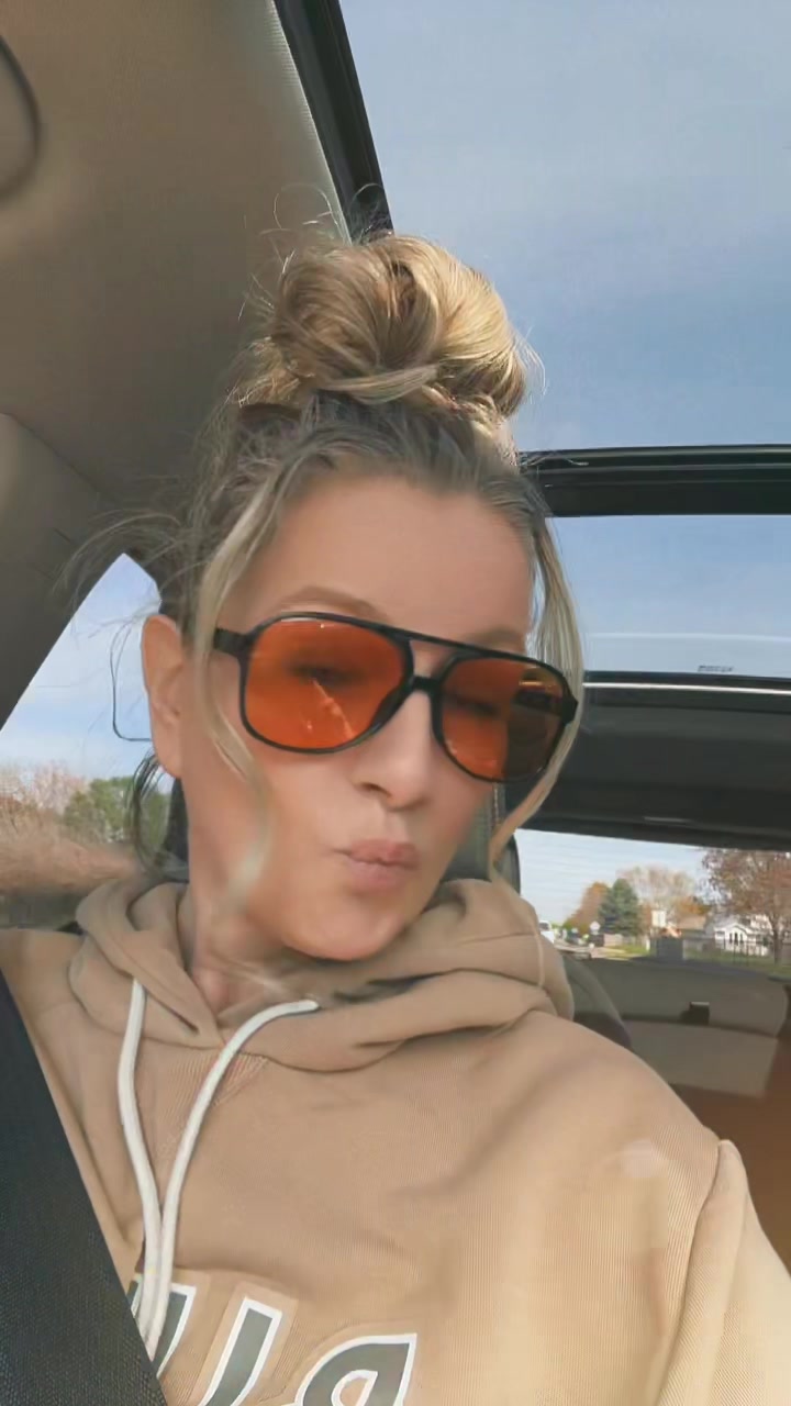 @E~Elizabeta
