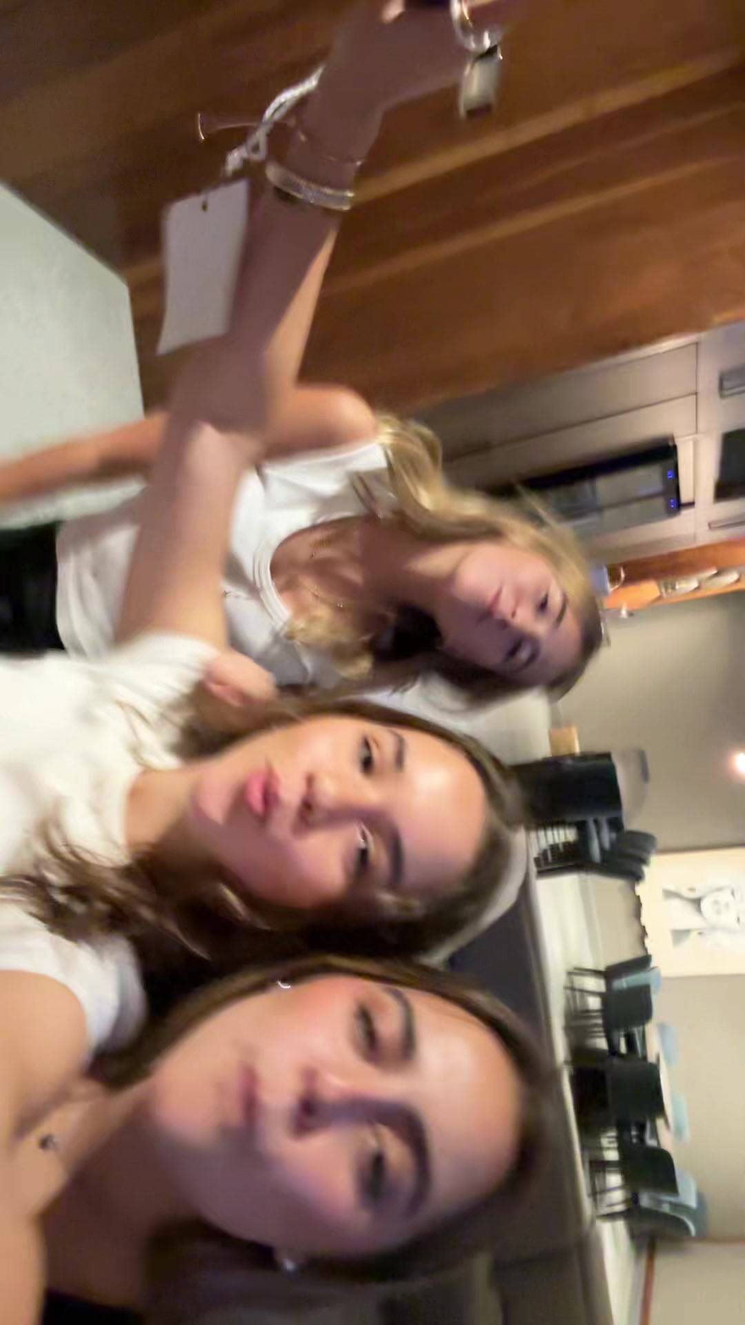 @Mónicaaaa