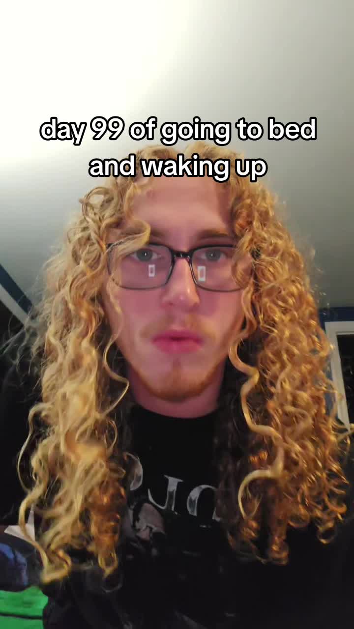 @GoldieGl0cks