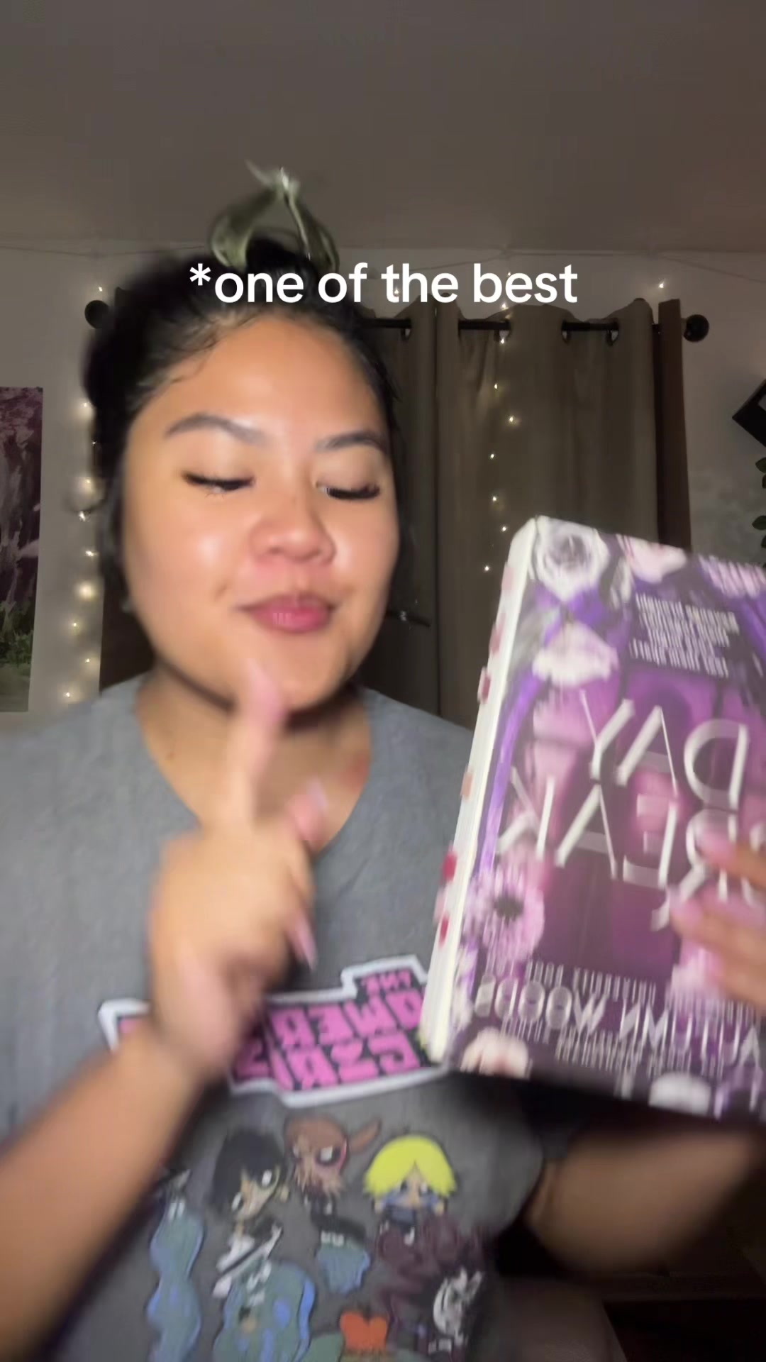 @nikkireadsncries