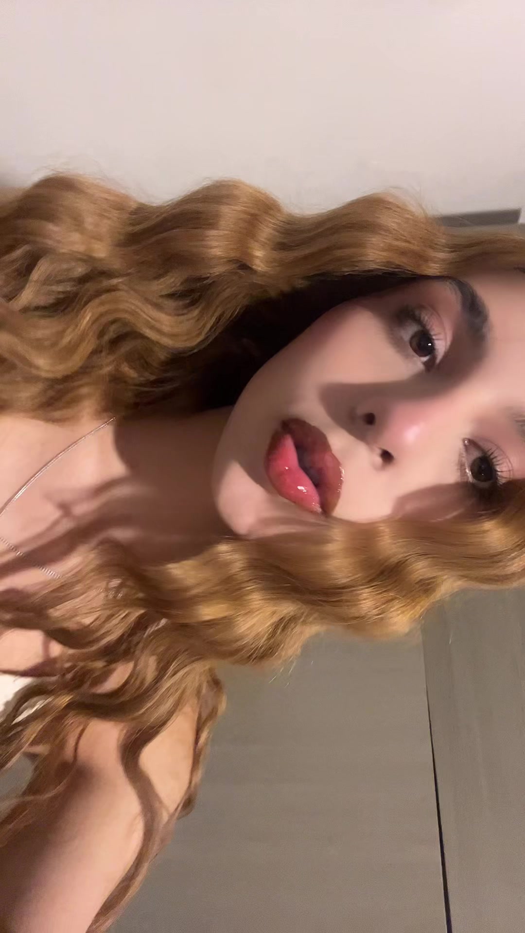 @yaneqqq