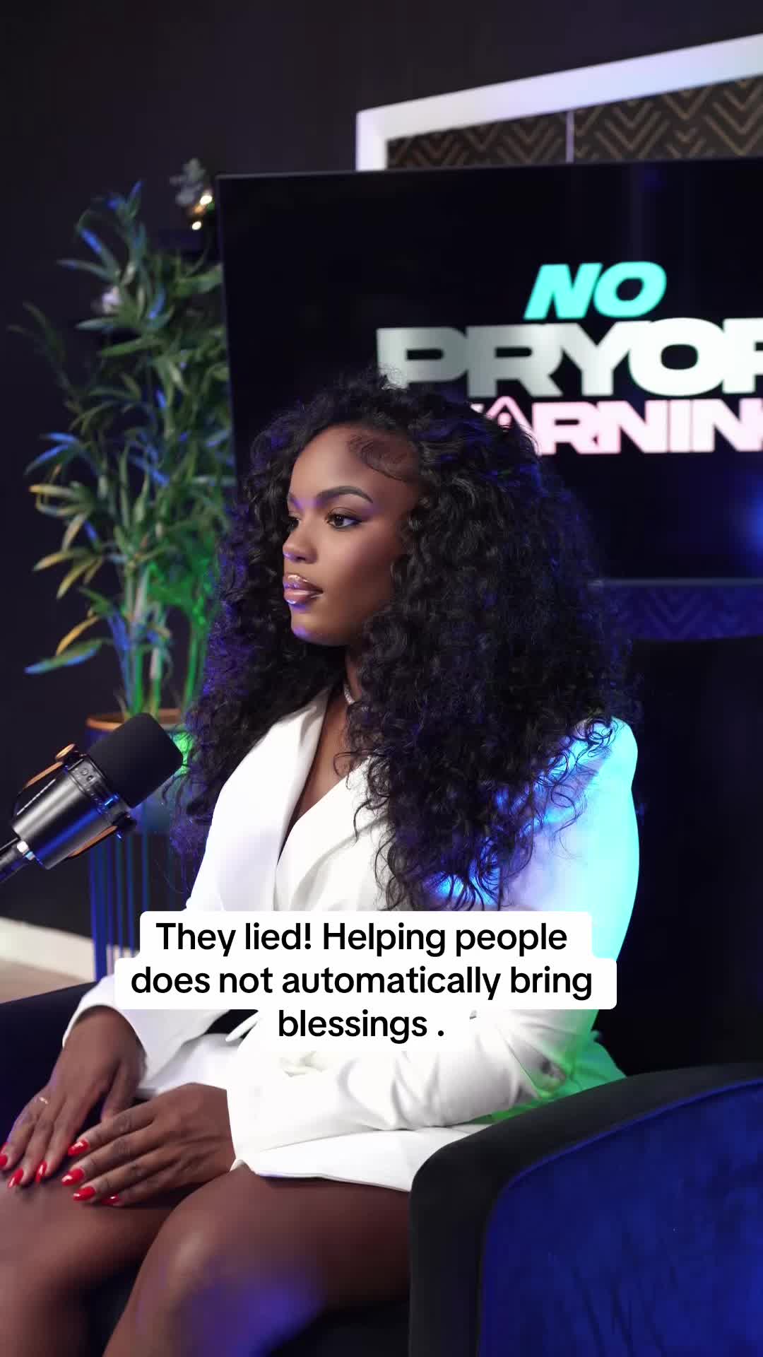 @thearielpryor