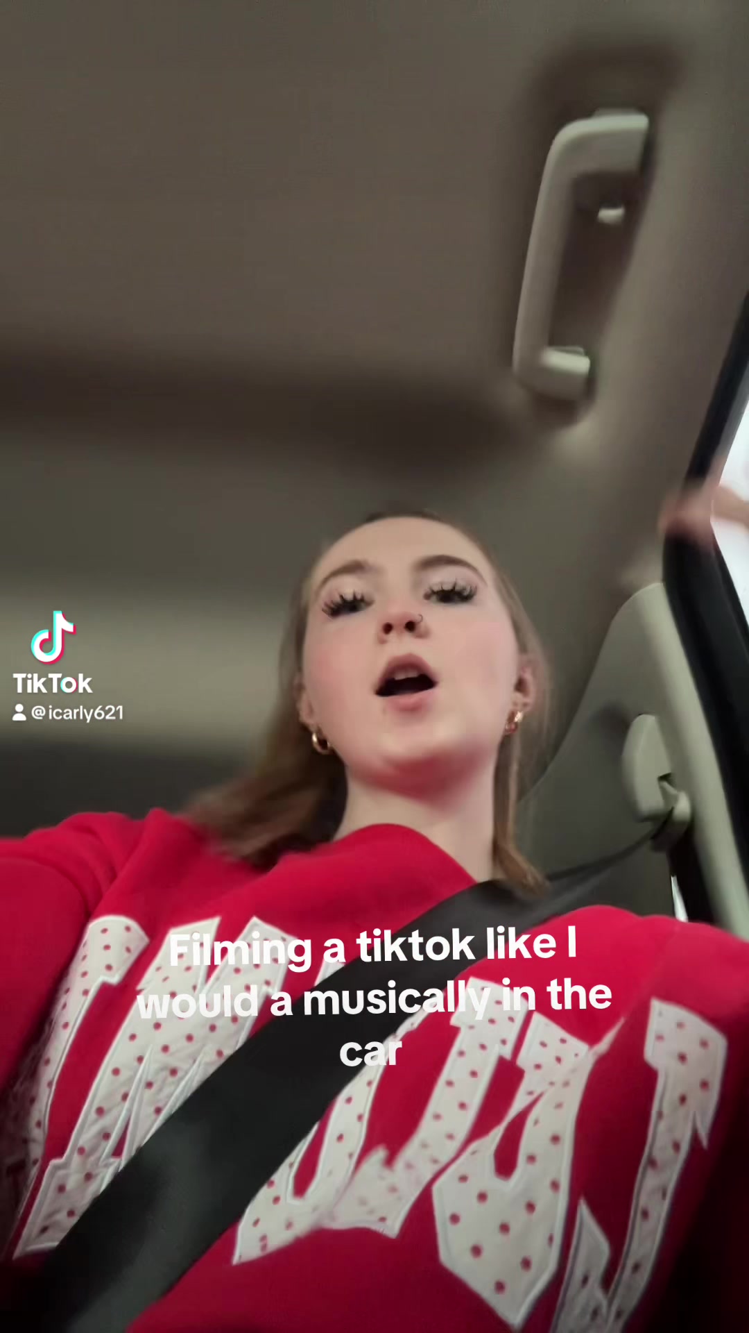 @carly🦨