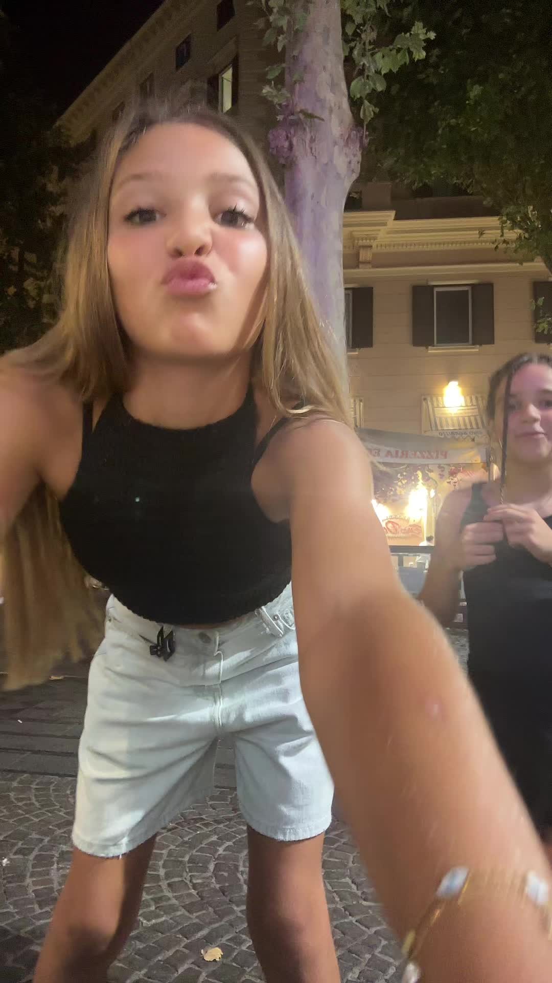 @annarella