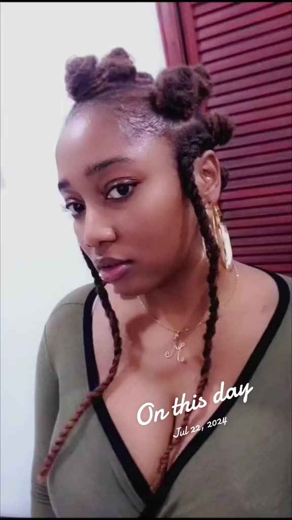 @MeshaElaine