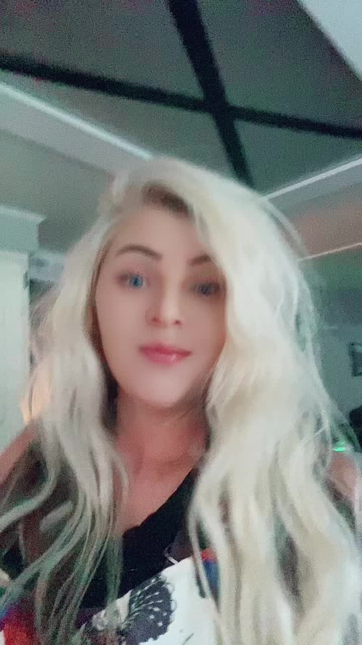 @JennJustCluckinAround