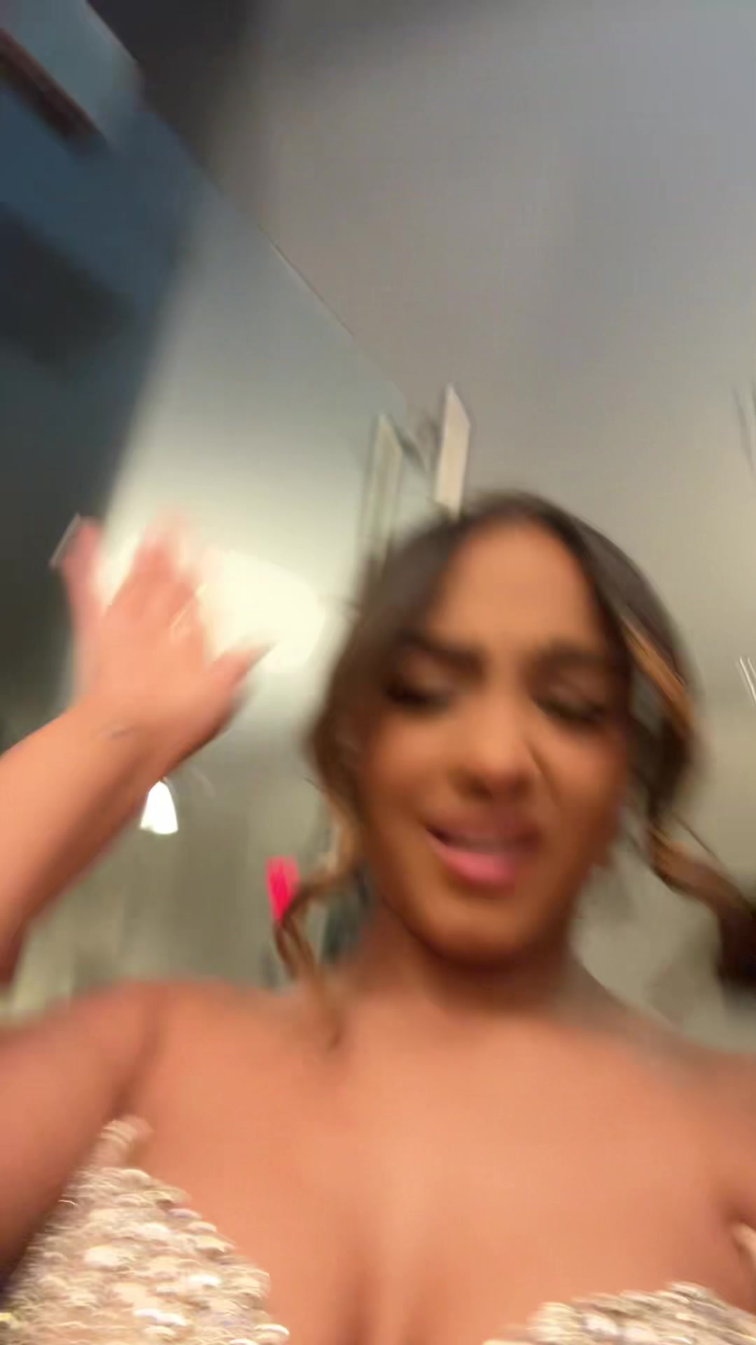 @mj
