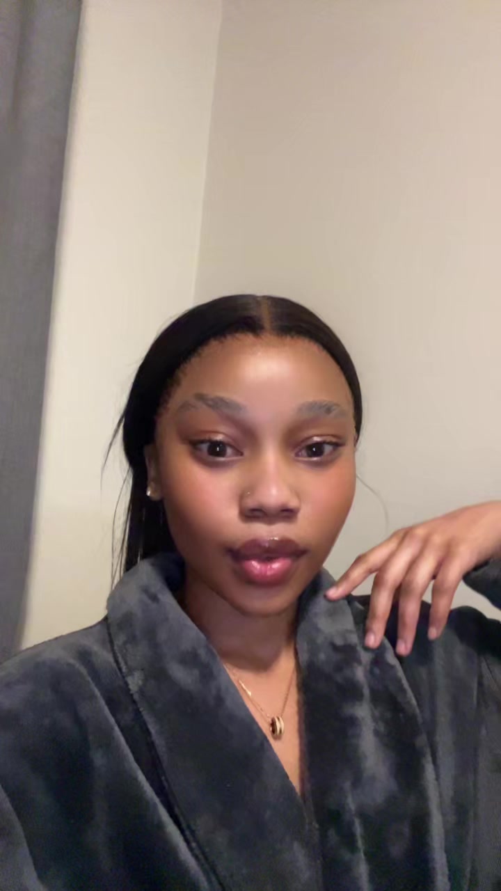 @𝑎𝑚𝑎𝑛𝑑𝑎💋