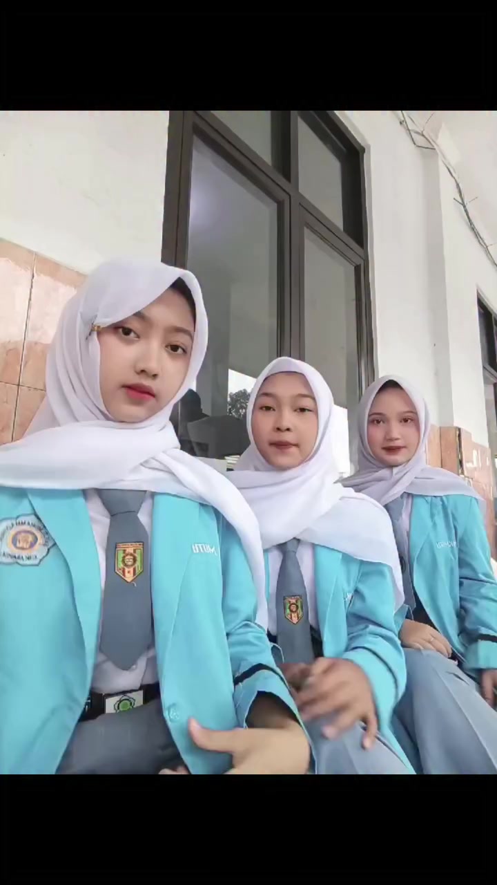 @𝐁𝐞𝐥𝐥𝐚 𝐒𝐲𝐚𝐡𝐟𝐢𝐫𝐚 ❤️