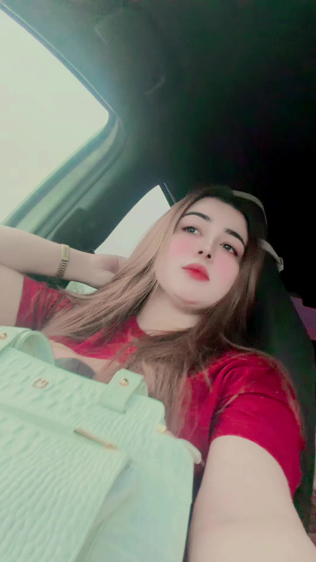 @Lovely Khan 🥀