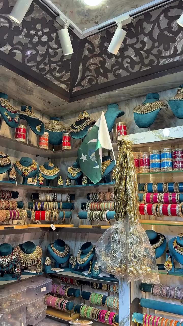 @Makkah bangles store