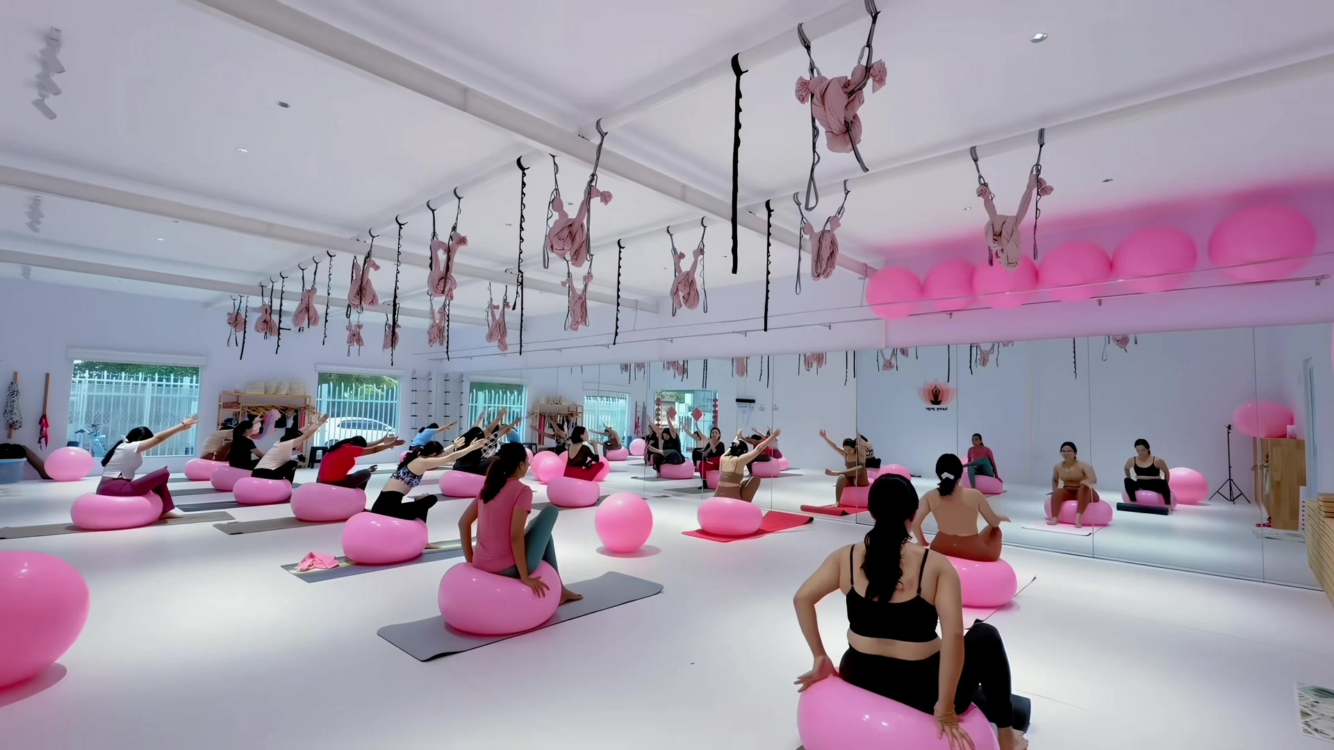 @SUNNY YOGA @MDY