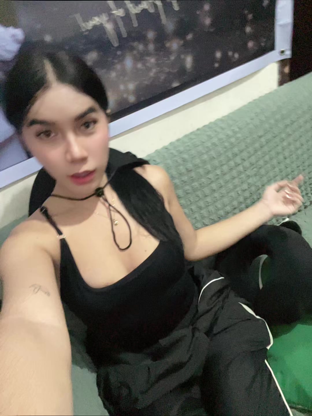 @triciapasilbas