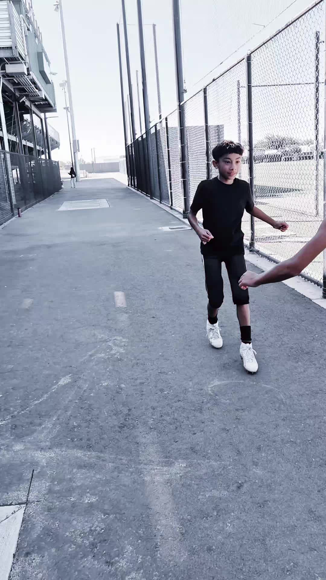 @👤