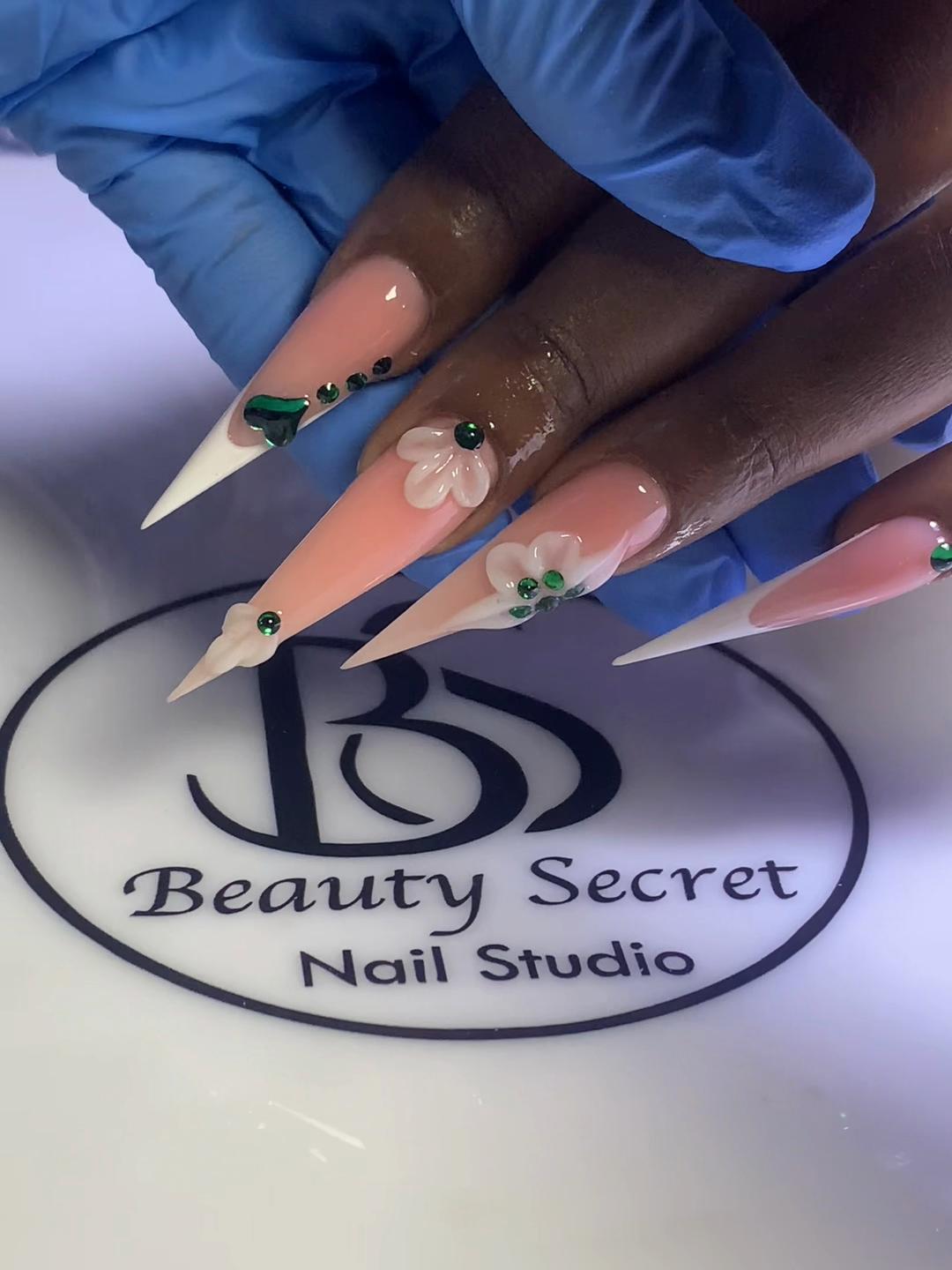 @Beautysecret _nails studio