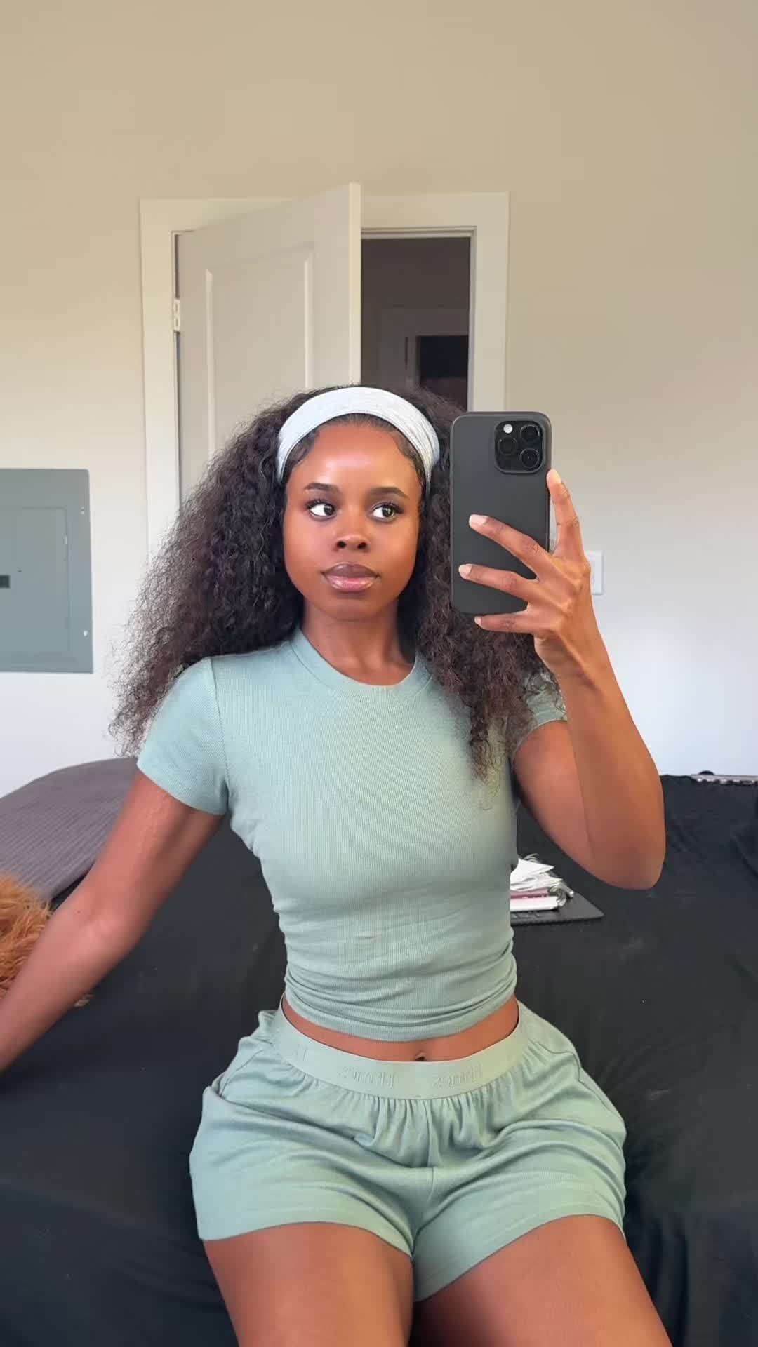 @G0ldenasia