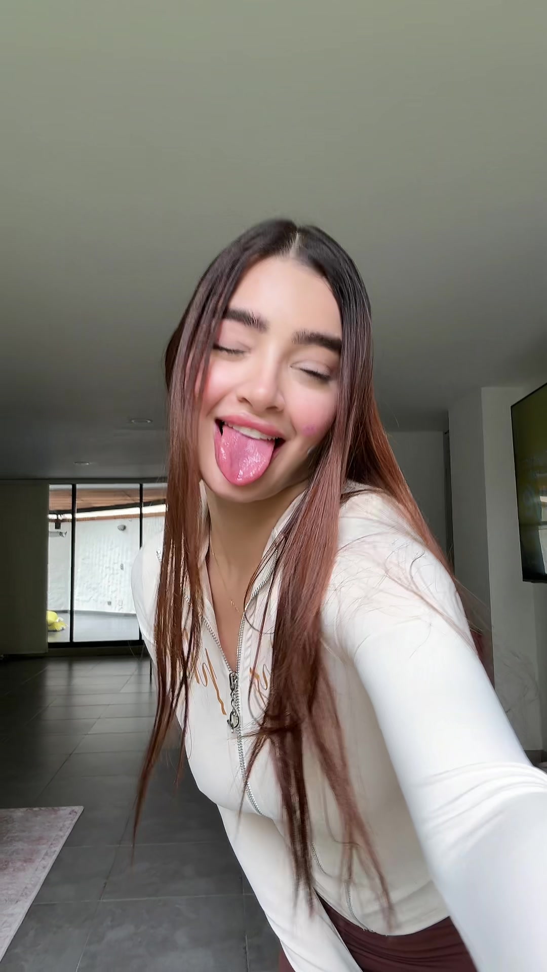 @Laura&ensp;sahar