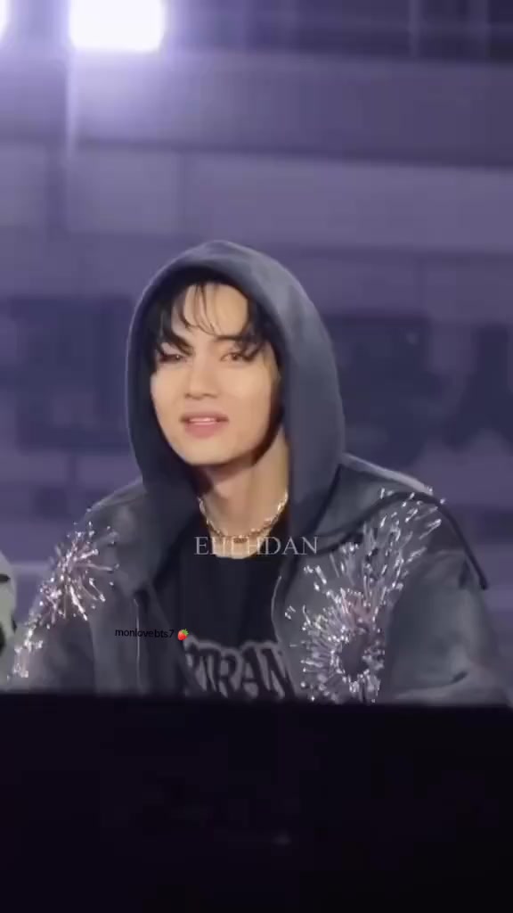 @Mon loves bts7 🍓