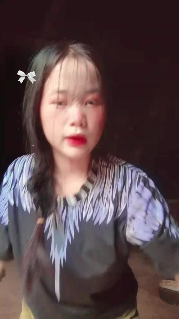 @ນາງນາ ຊົງ