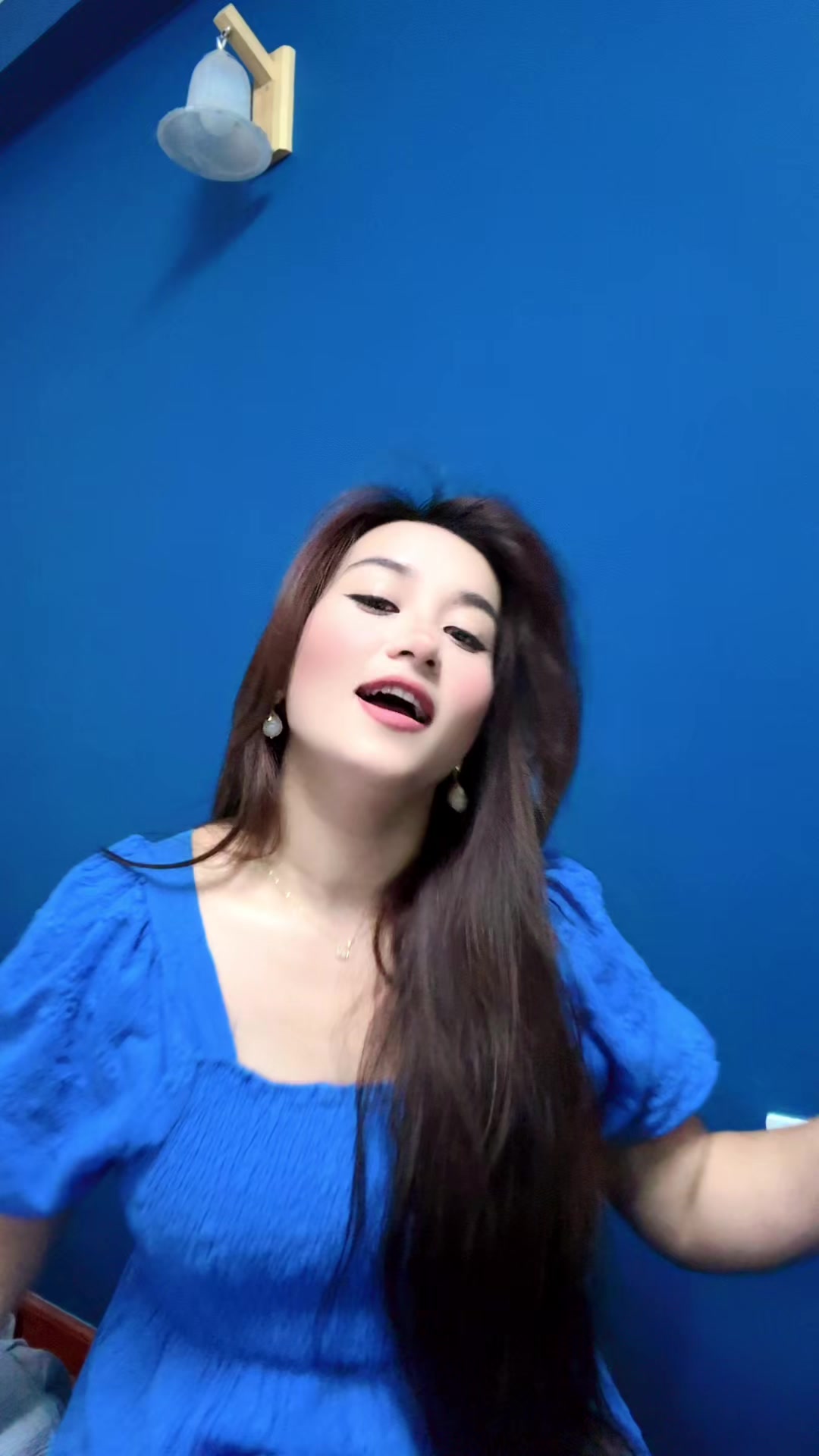 @Bindiya shrestha🐝🐘🧿