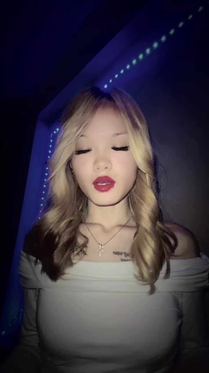 @👸